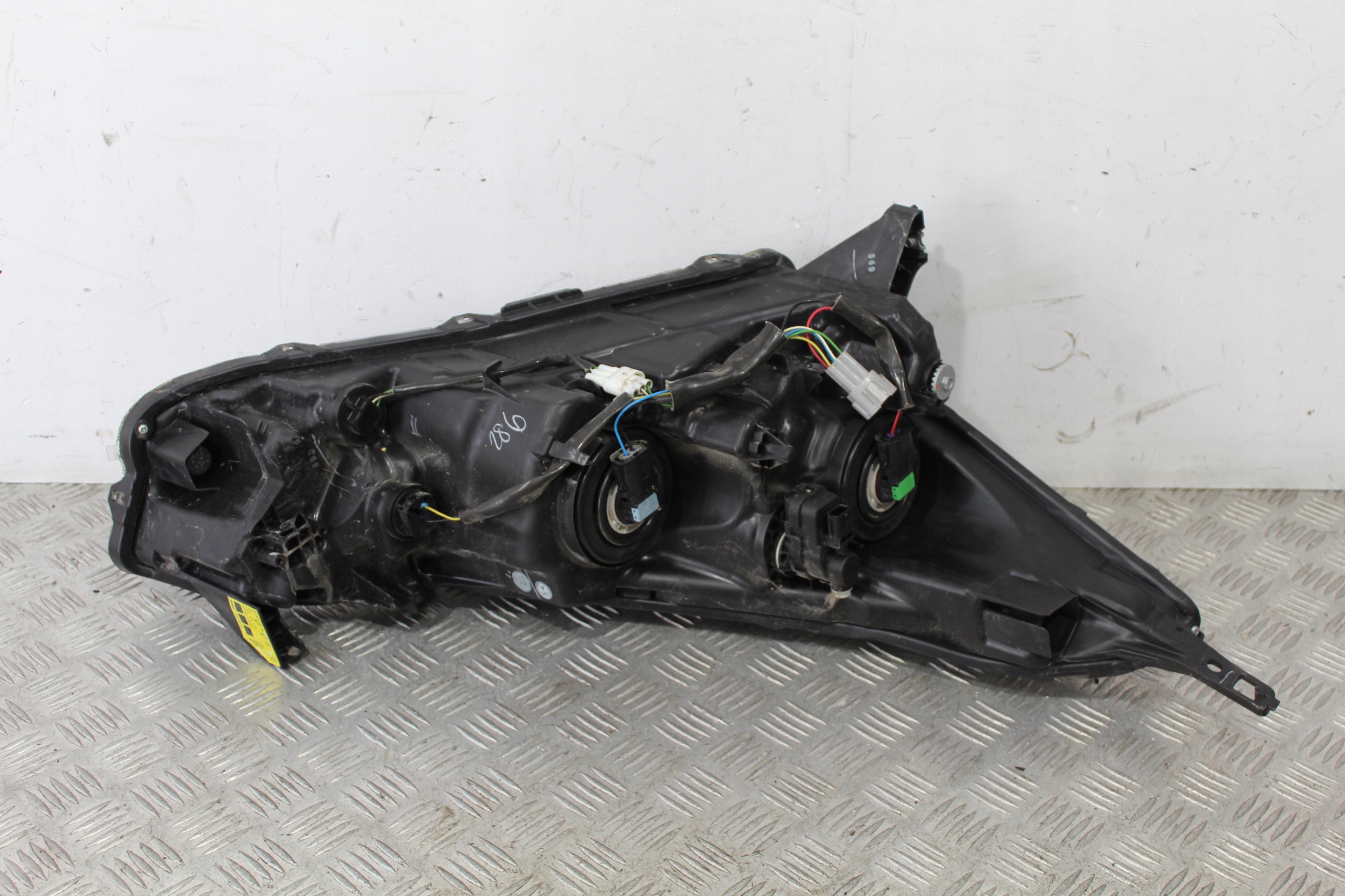 light left front MICRA V 5 K14 26060-5FA0A