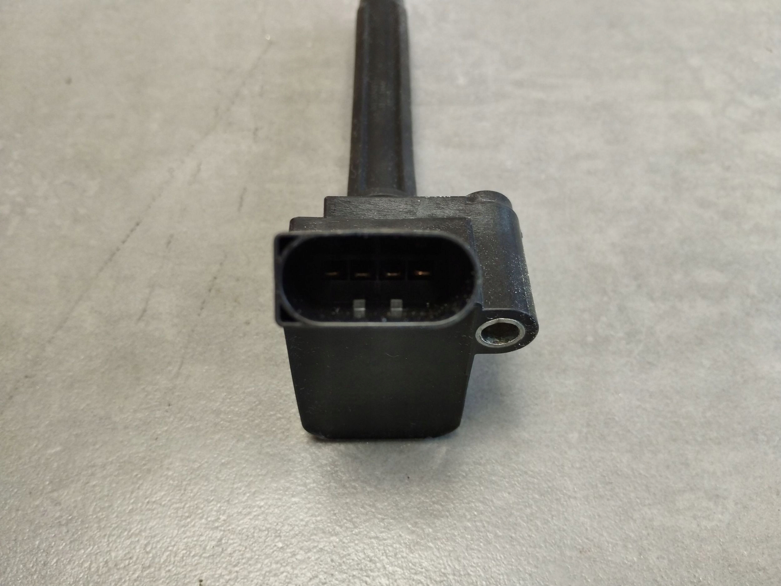 Audi A4 B9 2017 2.0 tfsi coil ignition 06L905110E
