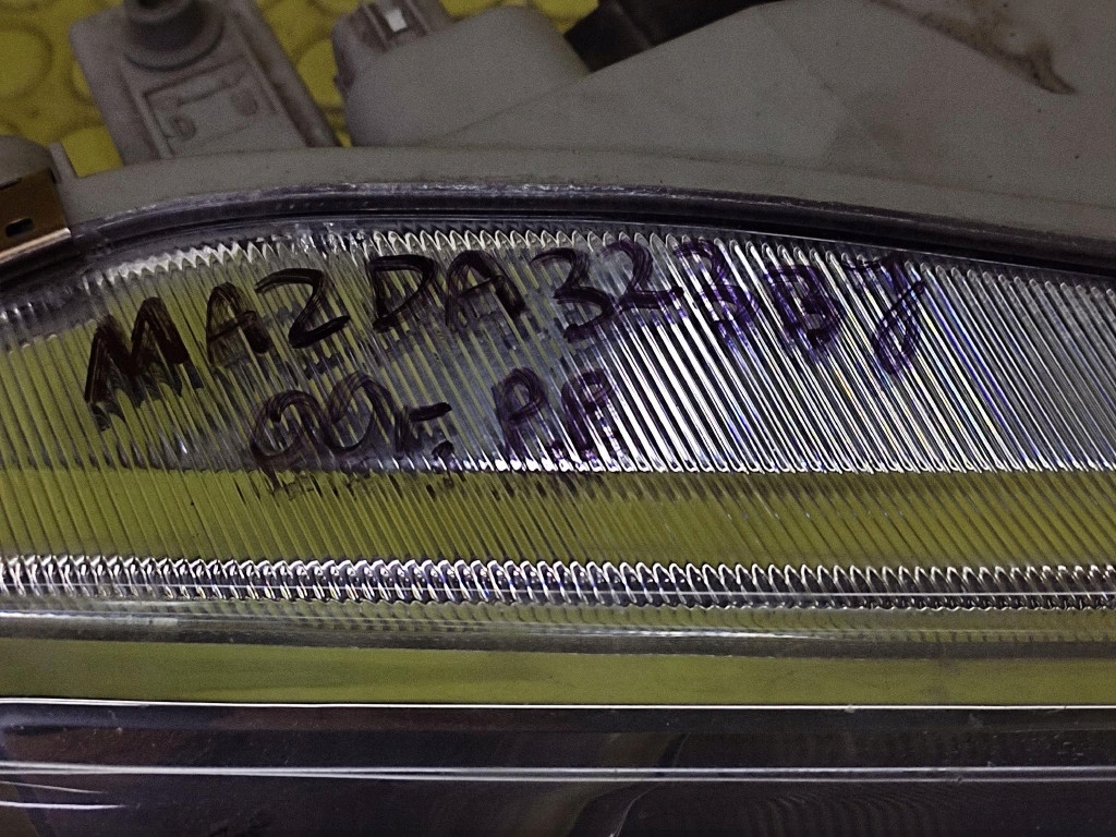MAZDA 323 BJ REFLEKTOR light right front