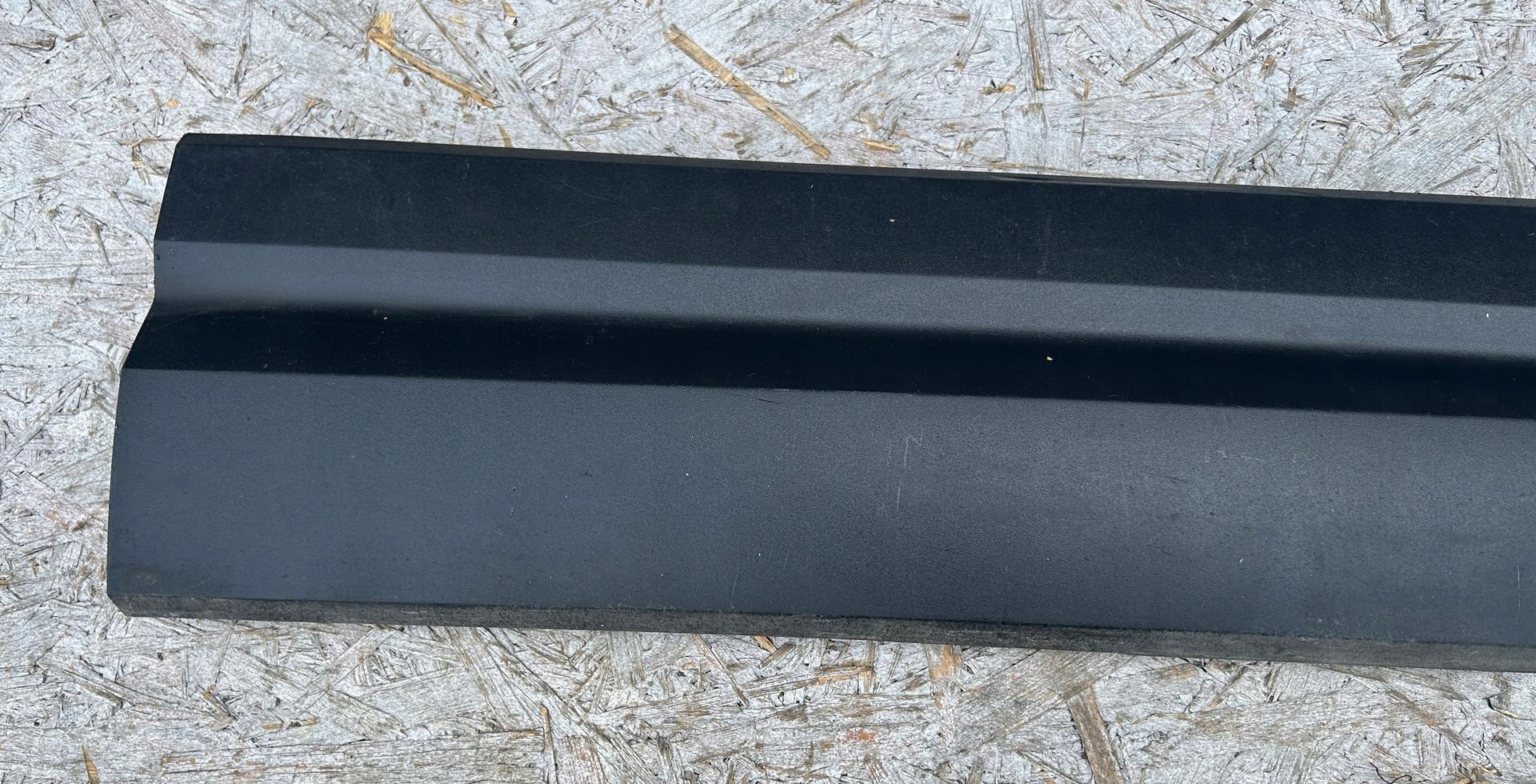 moulding door right front SEAT ATECA 575 575854940B