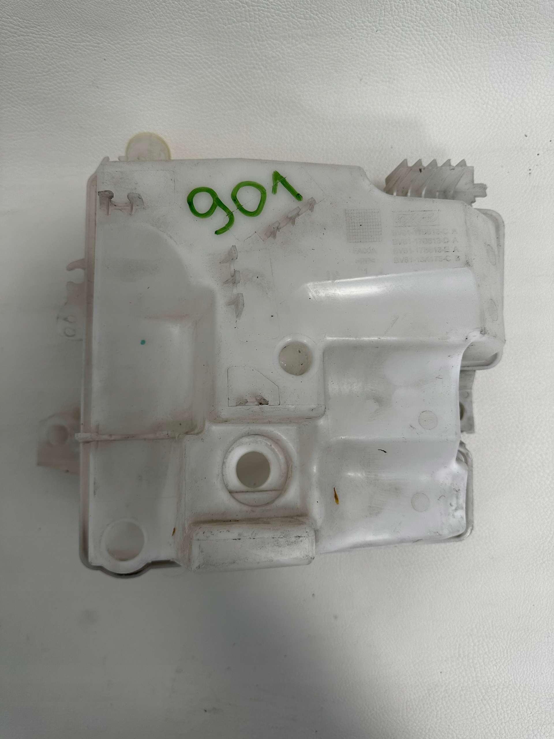 Ford Focus MK3 LIFT Behälter Spritzdüse