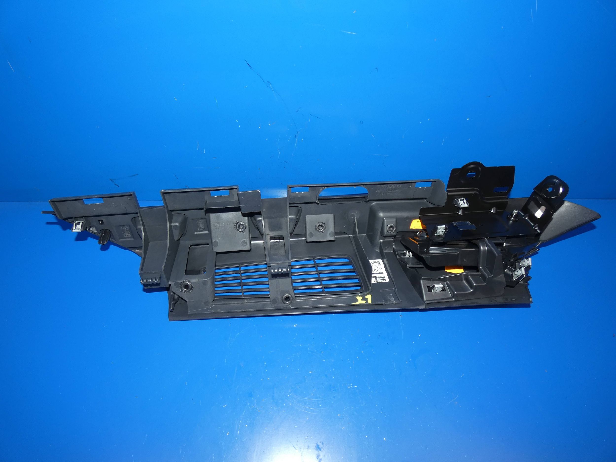 VOLVO V60 II 18- side cover boot left rear part