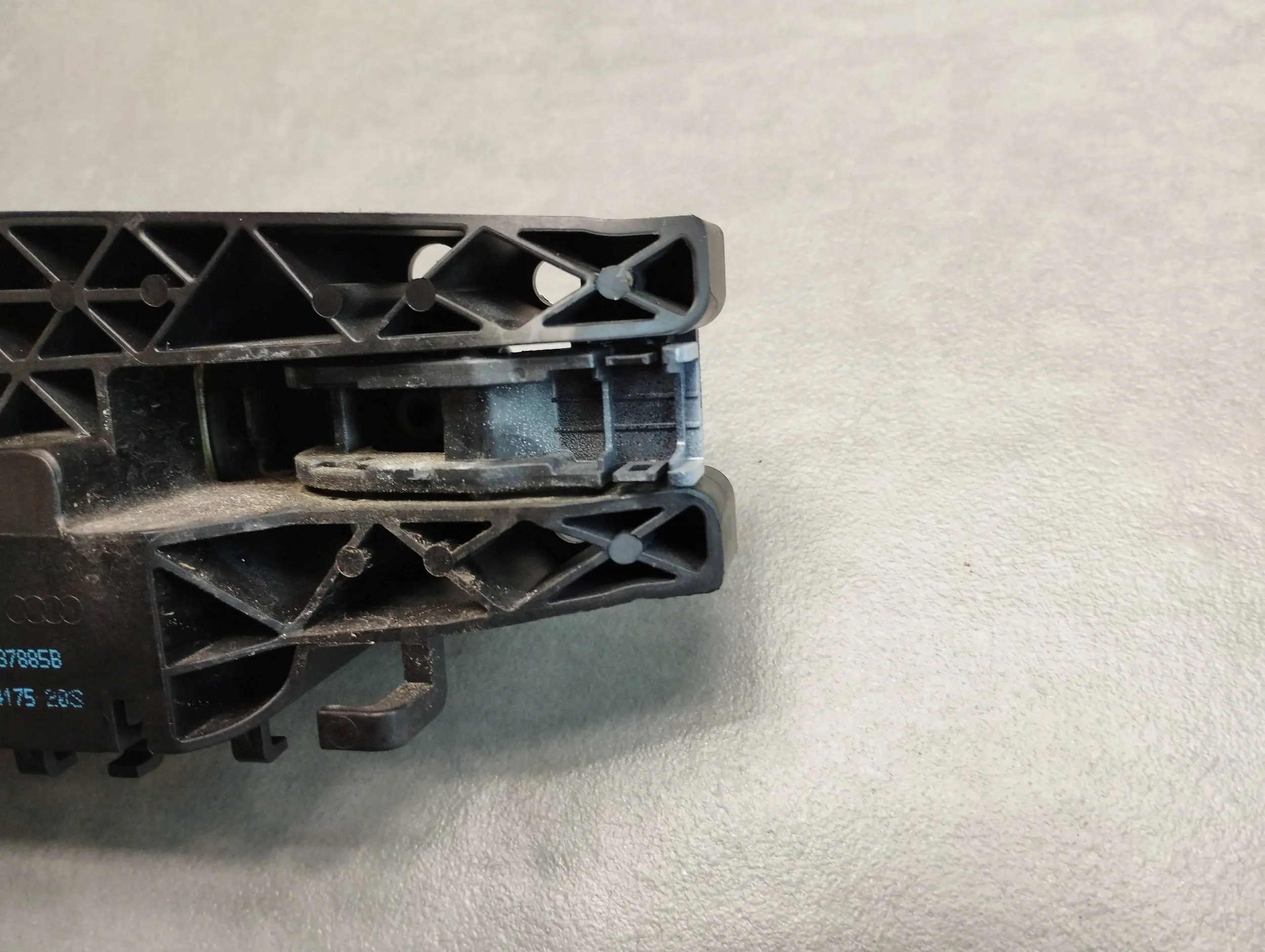 Audi A4 B8 handle left rear part LY7F