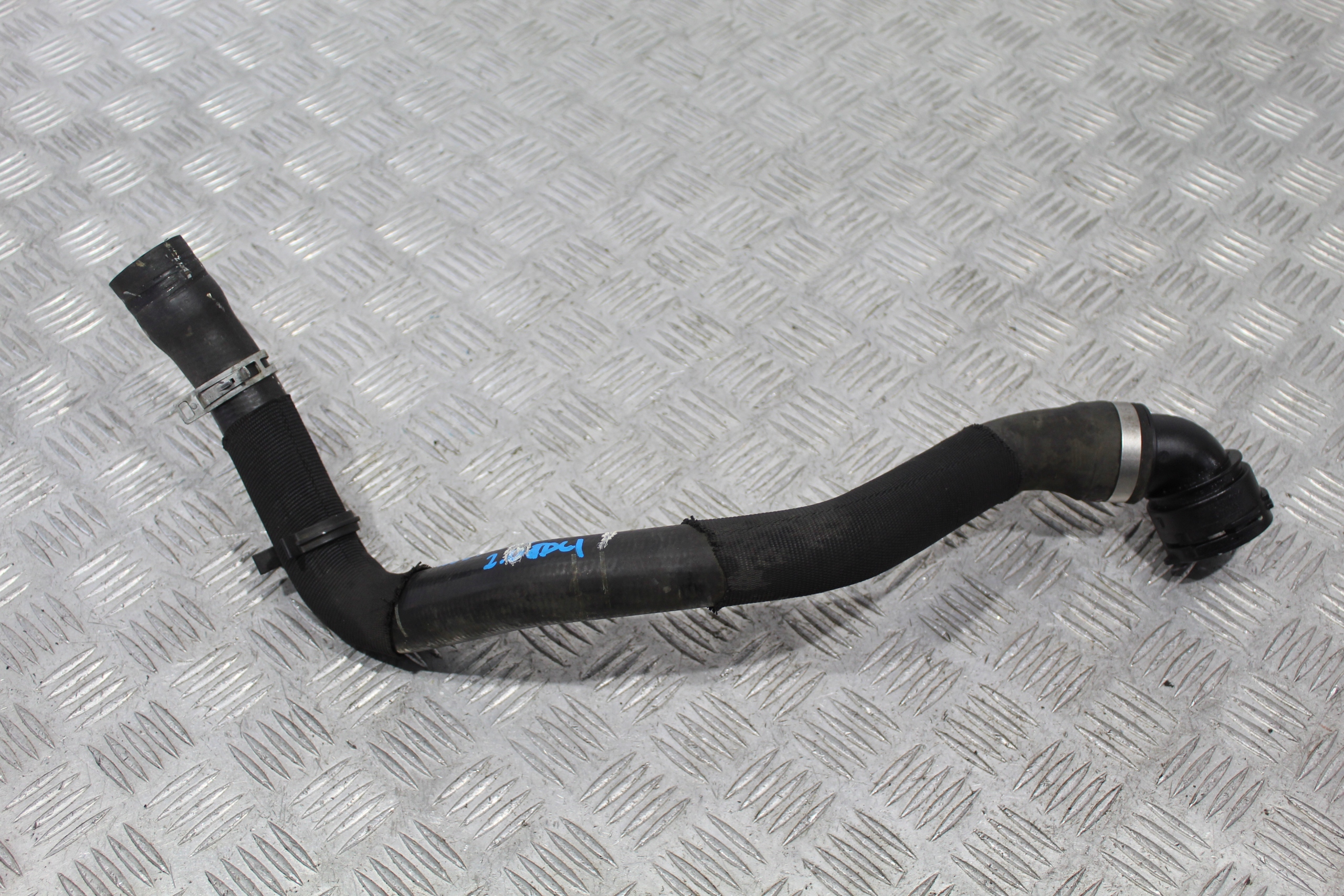 cijev prijenos vode FORD KUGA MK1 AV41-8260-AC
