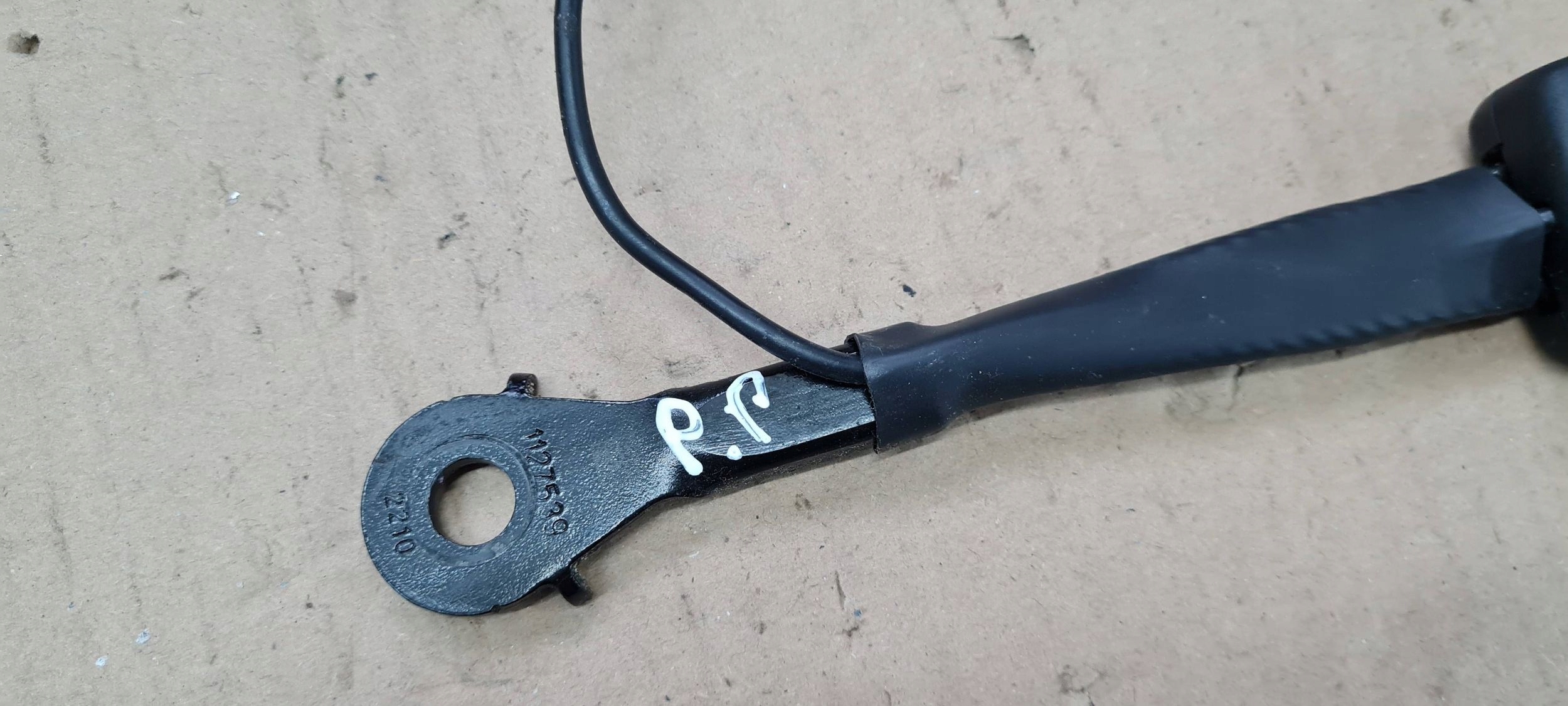 A6 C8 4K ZAPINKA supports safety left right front 4K8857755M A7 4K