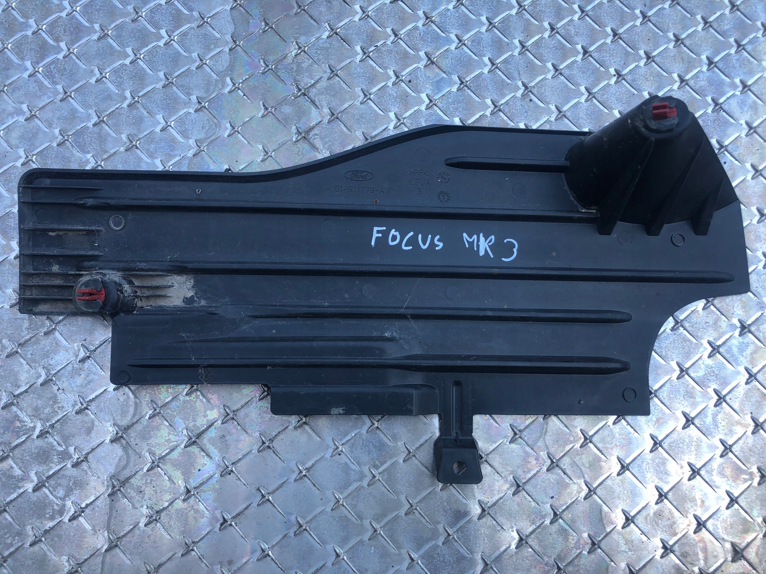 cover chassis FORD FOCUS MK3 AV61-R11779-AF