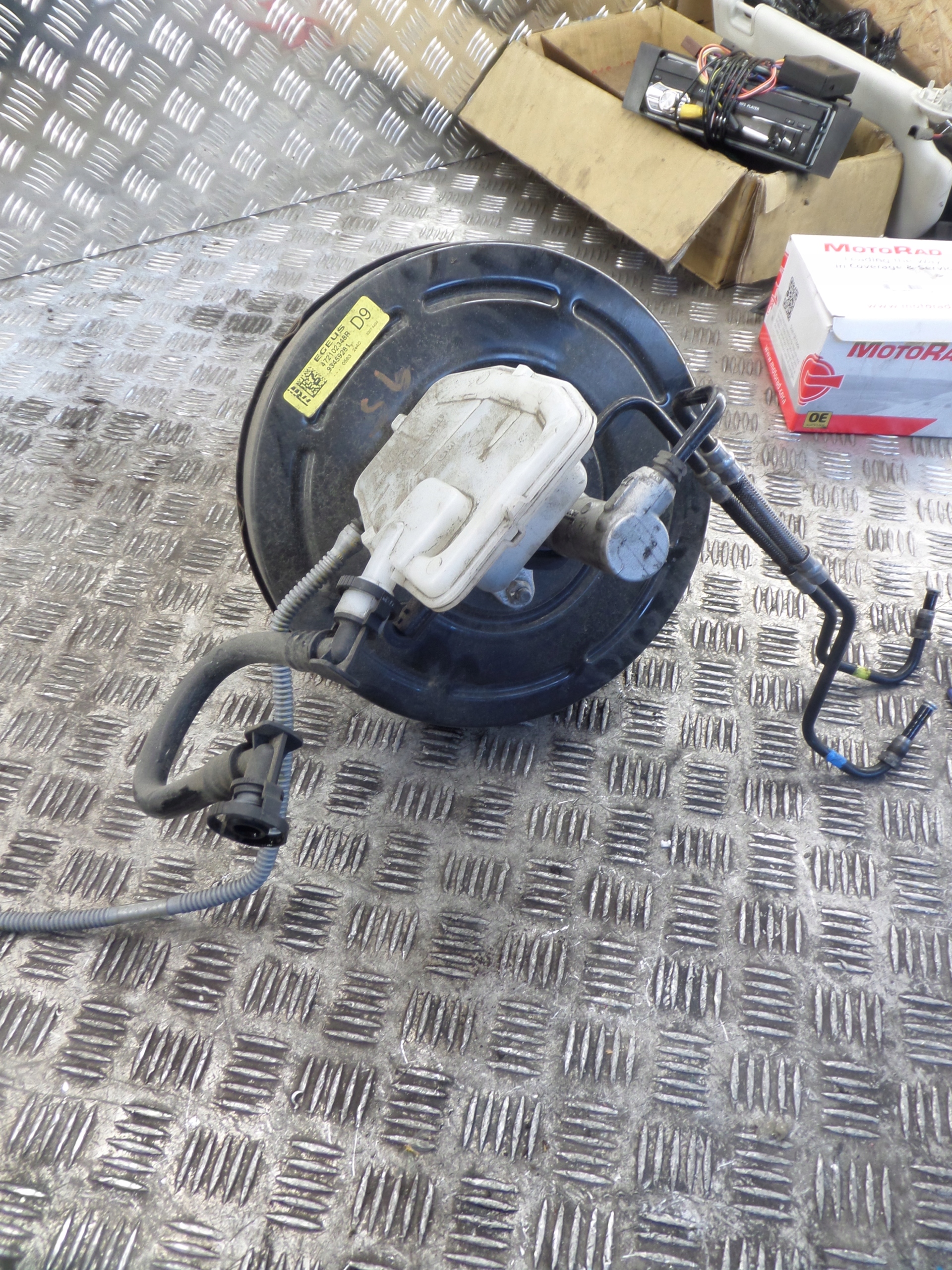 servo Servofreno Renault OE 472102348R , 93459281