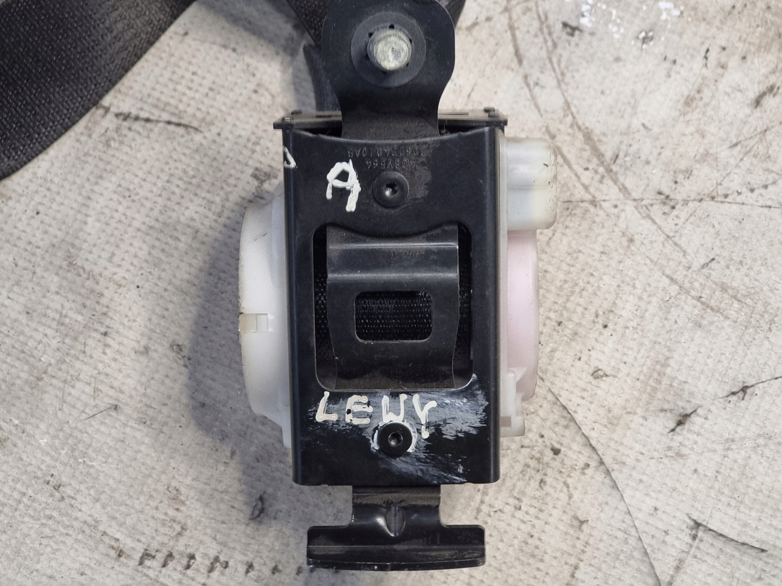 Gurten Sicherheits links heck OE 306134010AB OPEL INSIGNIA A