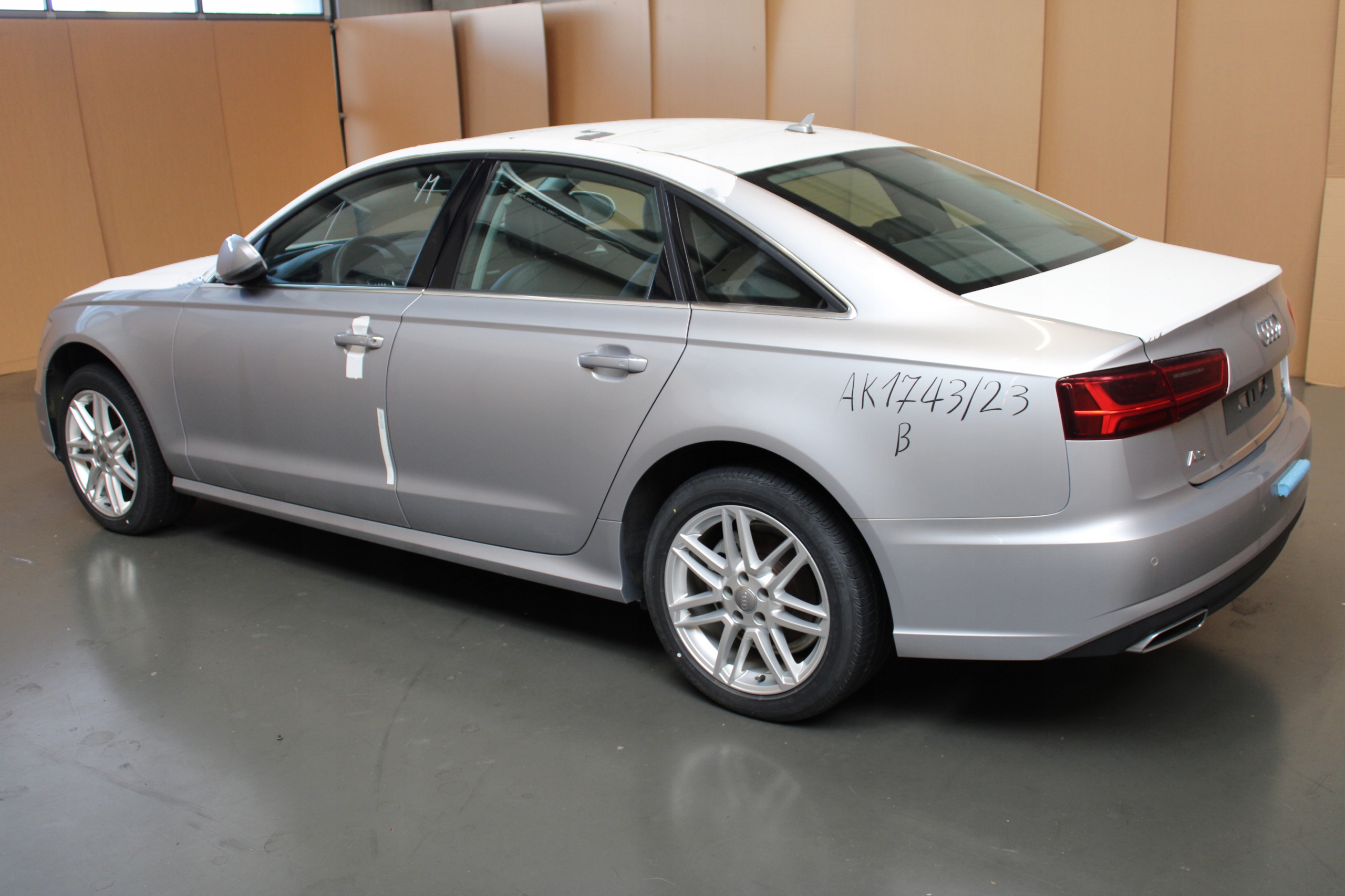 ORYGINALNY MODUŁ STEROWNIK ŚWIATEŁ MATRIX AUDI A6 C7 4H4907357E 70km Typ samochodu Samochody osobowe