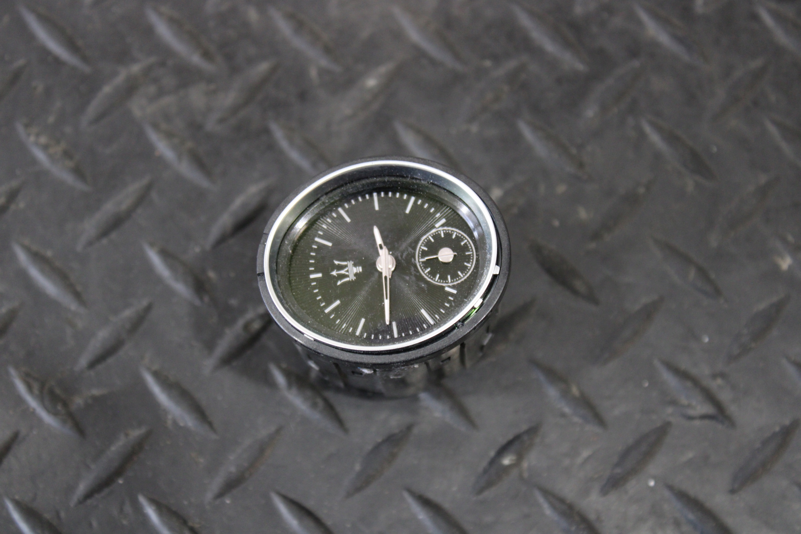 clock consoles MASERATI LEVANTE M161 670063100