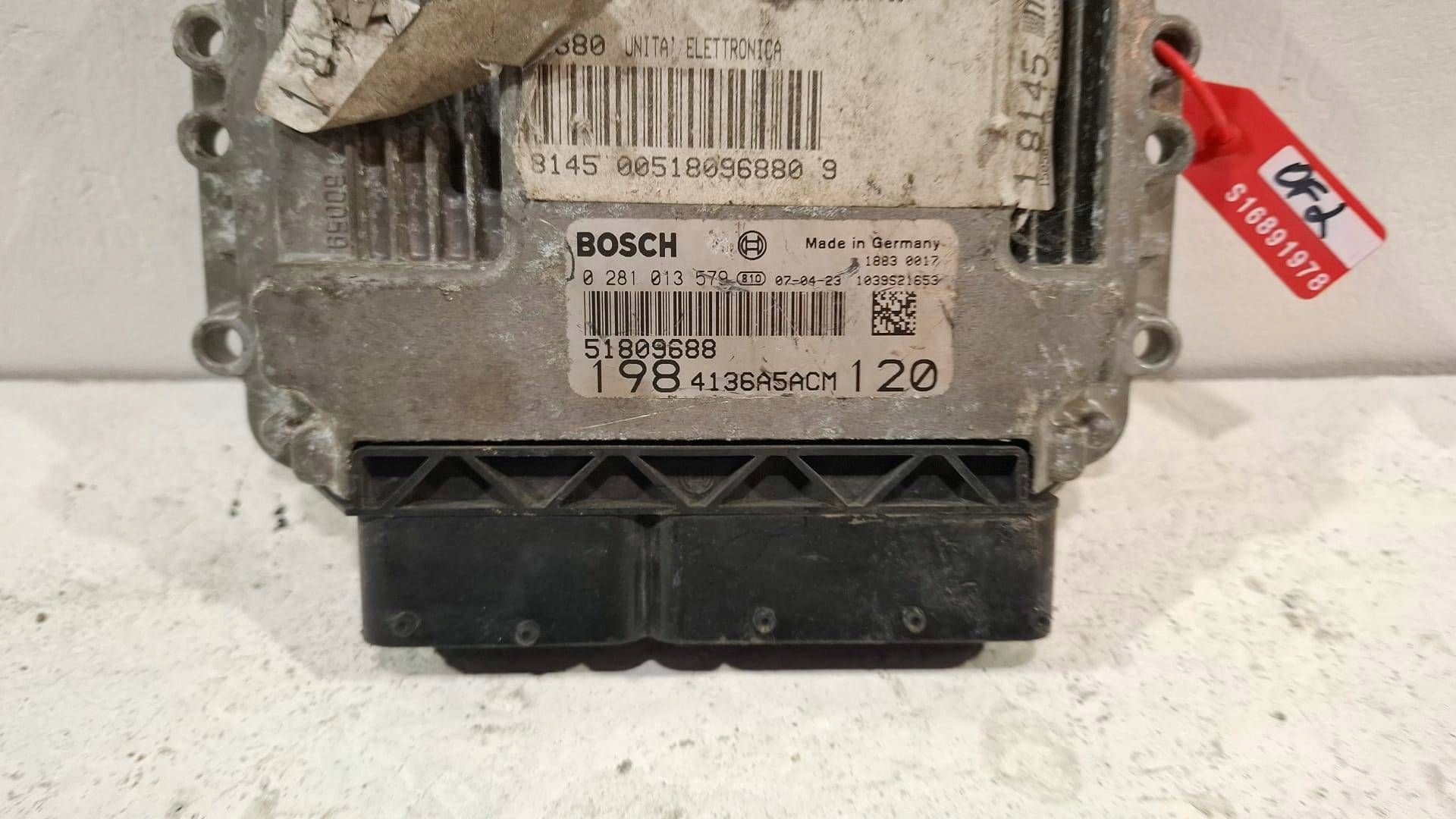 control unit of the engine computer 0281013579 Fiat Bravo II 1.9 JTD