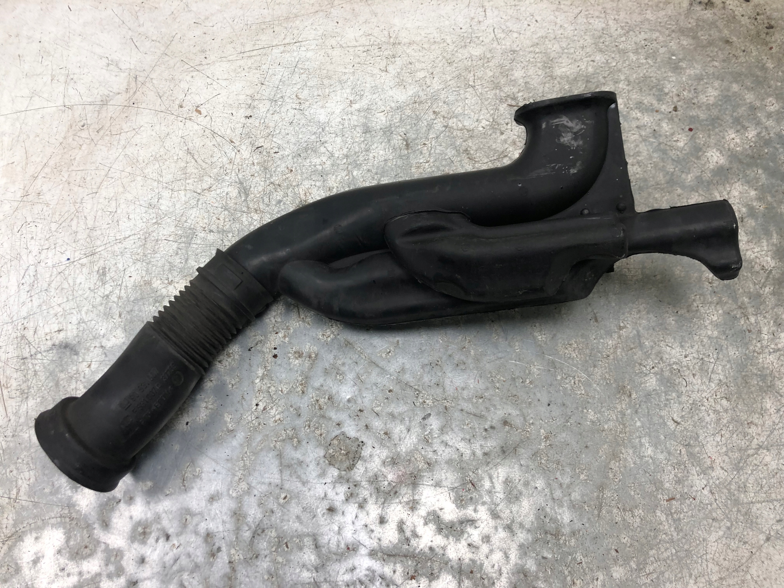 pipe air hose OPEL ZAFIRA A 9231292