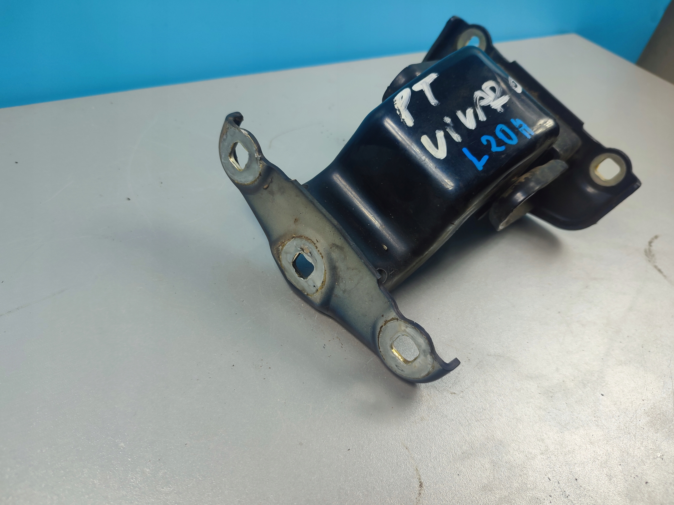 hinge door right rear part OPEL VIVARO L20H 312304K