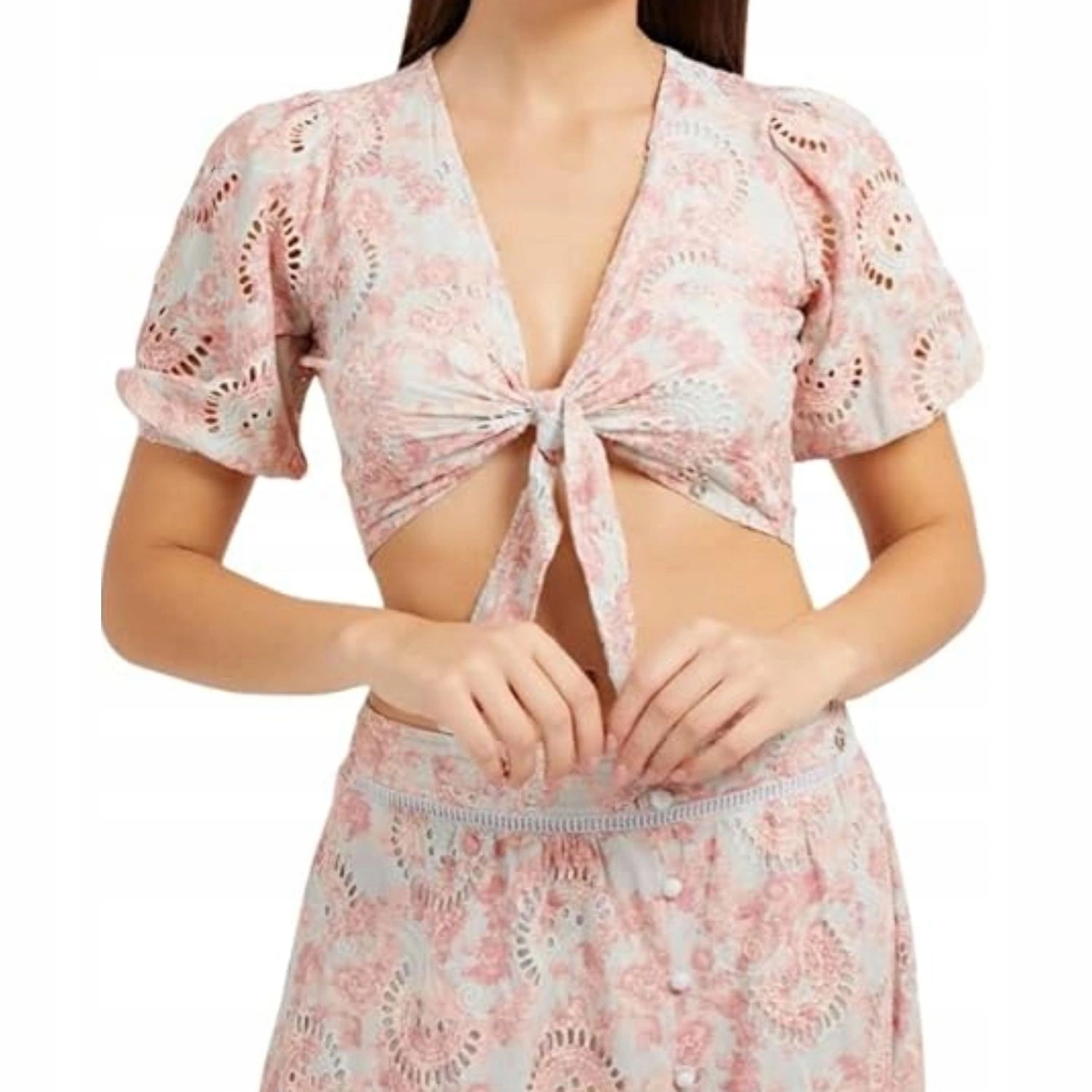 Dámská halenka Guess s krátkým rukávem, vázaná, ažurová, krátká, krajková, vel. M