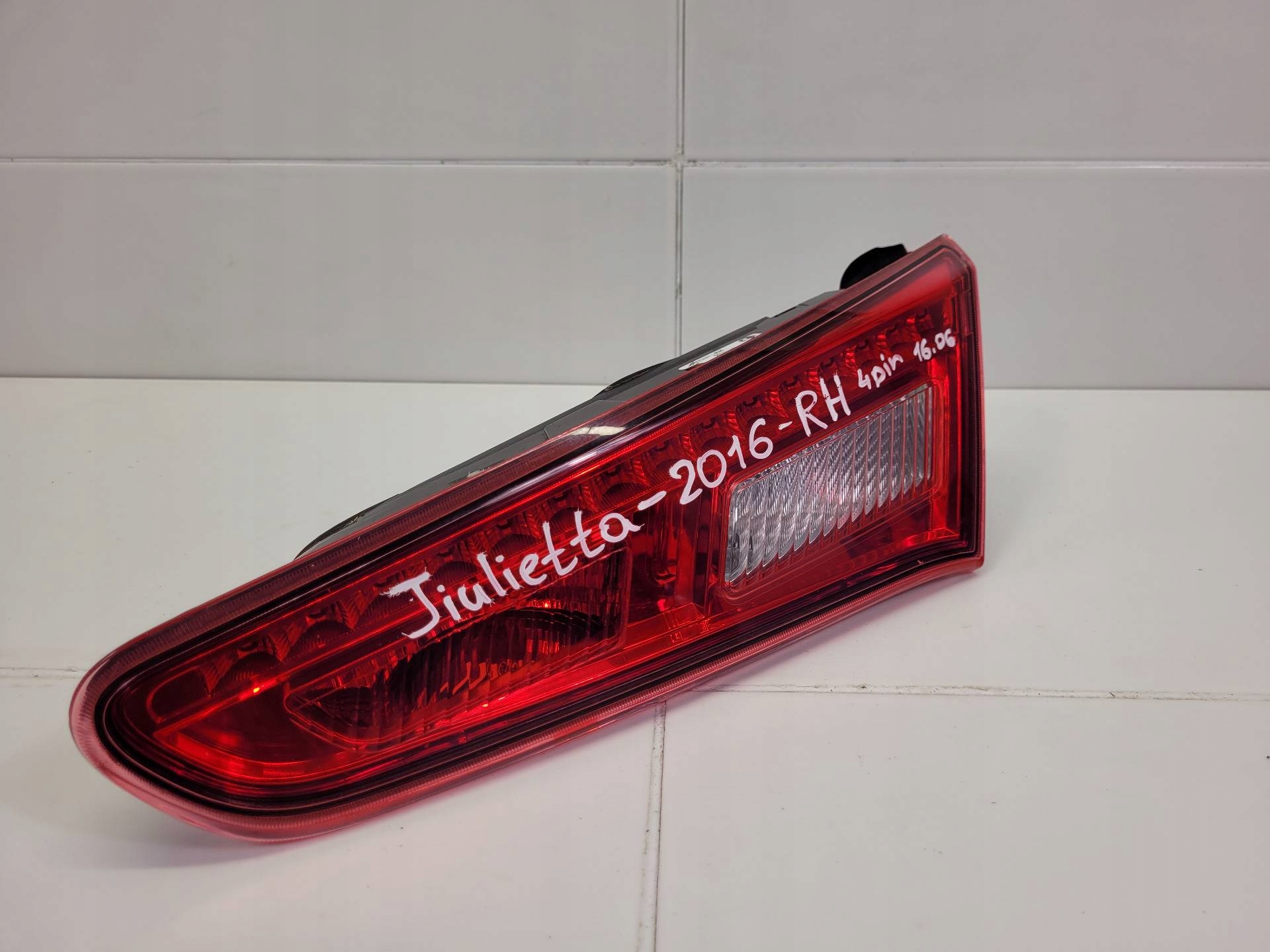 light rear to the bonnet right side Alfa Romeo Giulietta 3 facelift 2018