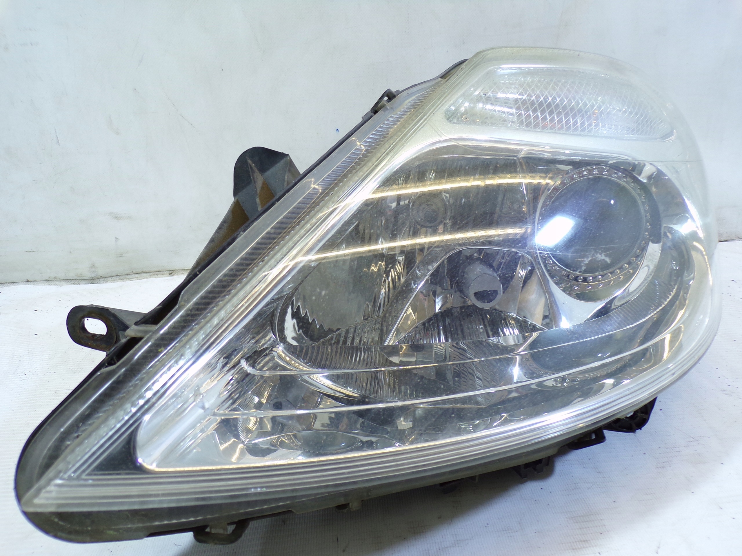 light front front left CITROEN C8 (1)