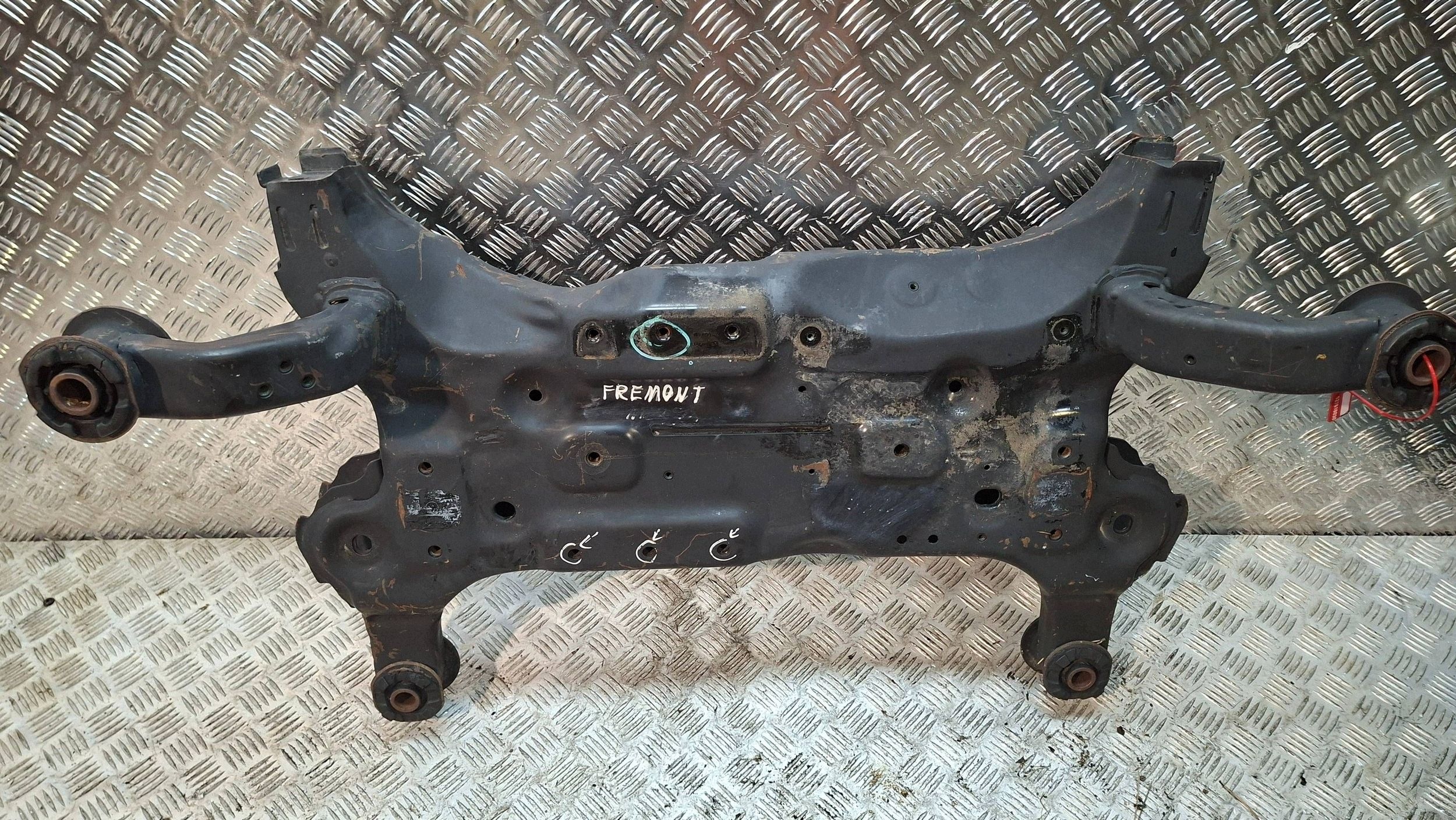 axle beam front FIAT FREEMONT 2.0 JTD 2WD 2011