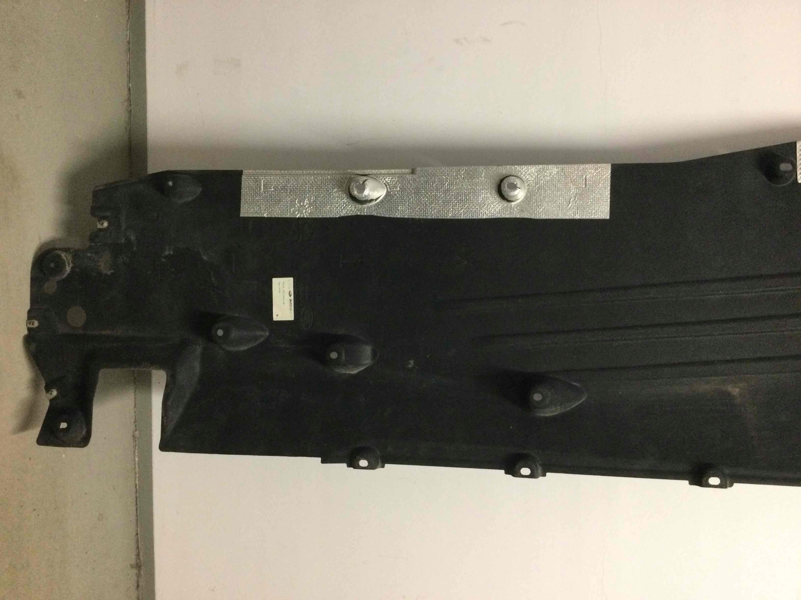 Кришка шасі ліва DISCOVERY SPORT LIFT L550