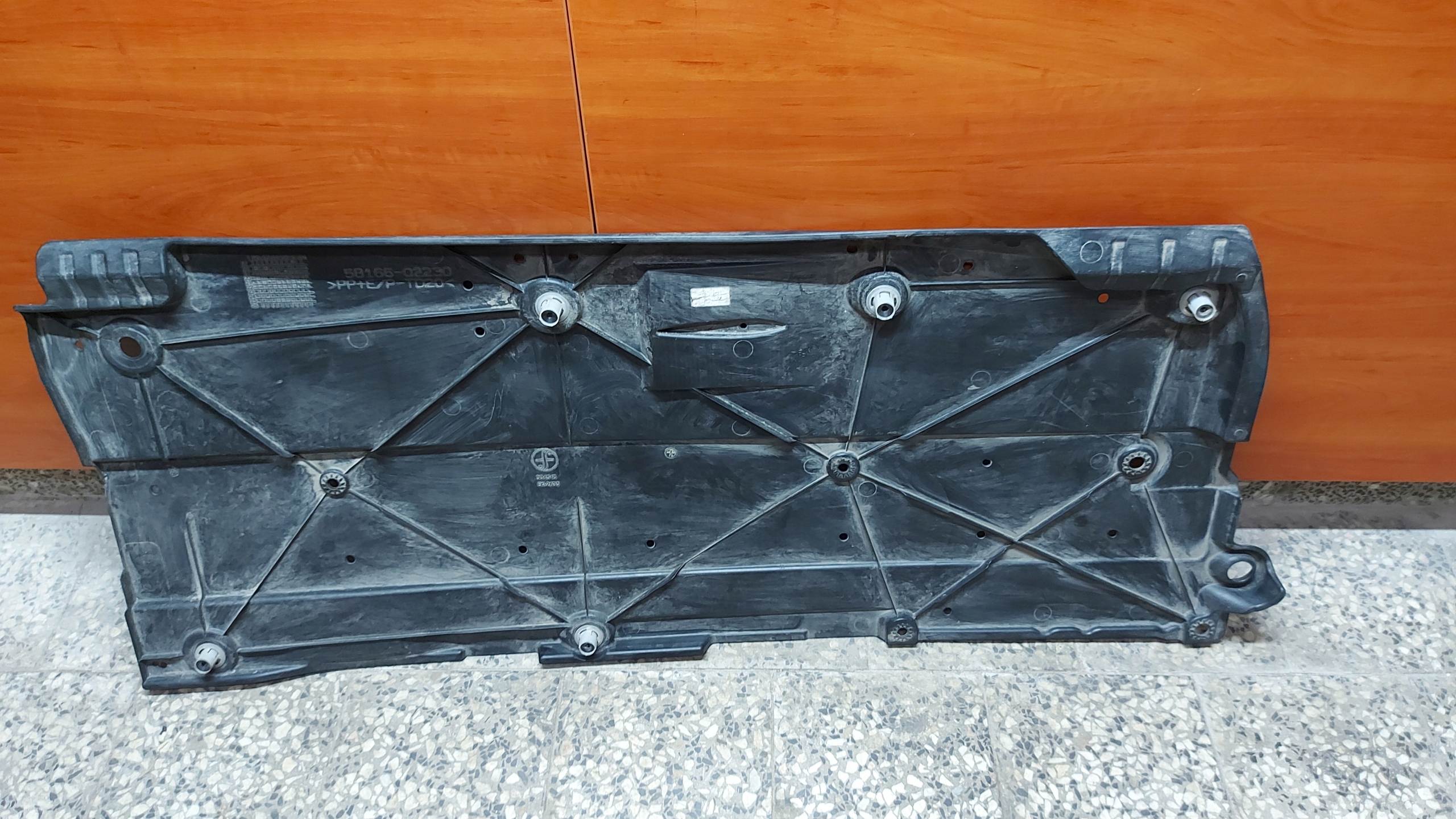 cover cover chassis left left TOYOTA COROLLA E21 sedan 18