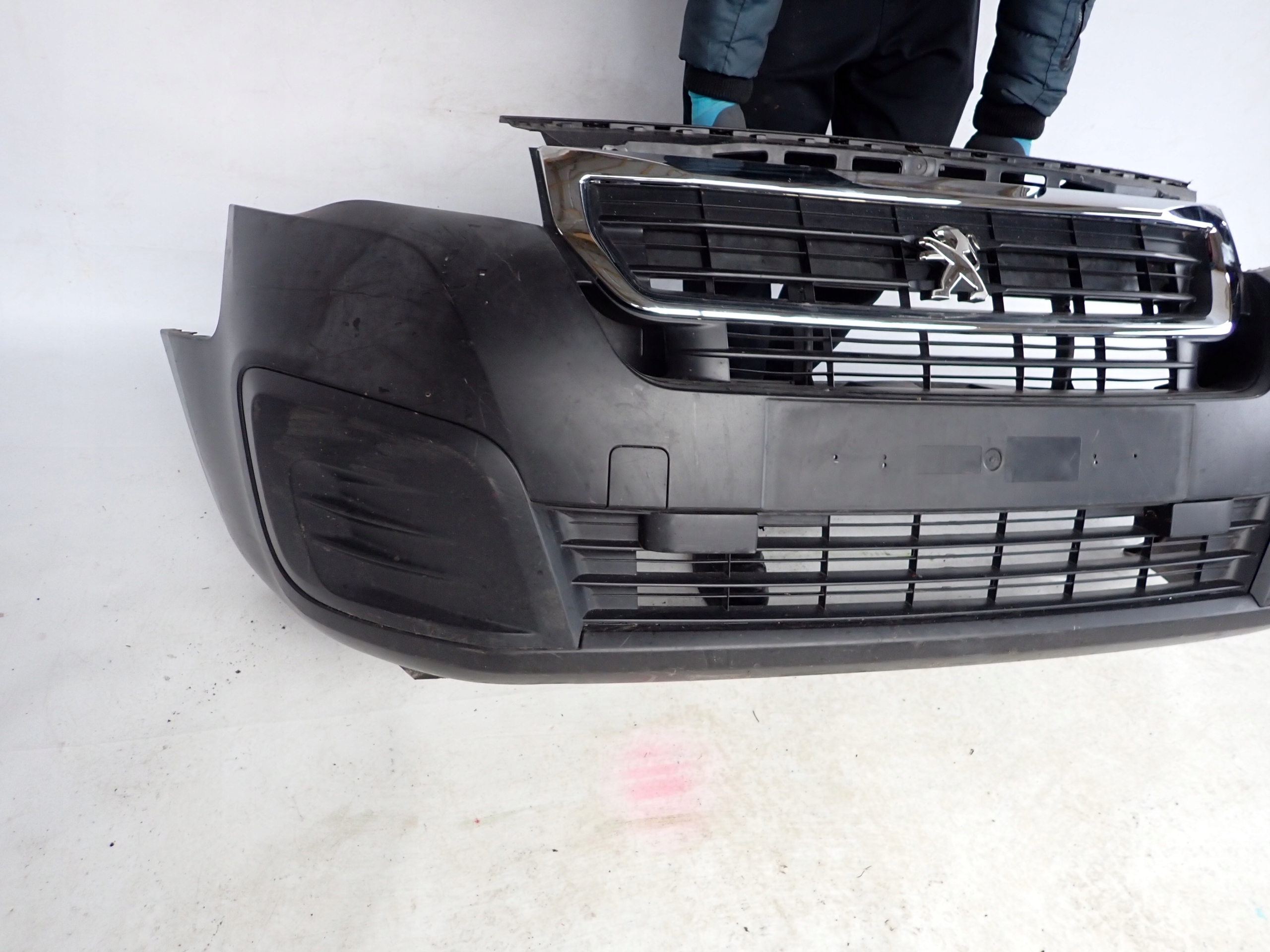 PEUGEOT PARTNER III LIFT 15-18 bumper front front pillar 9810923277