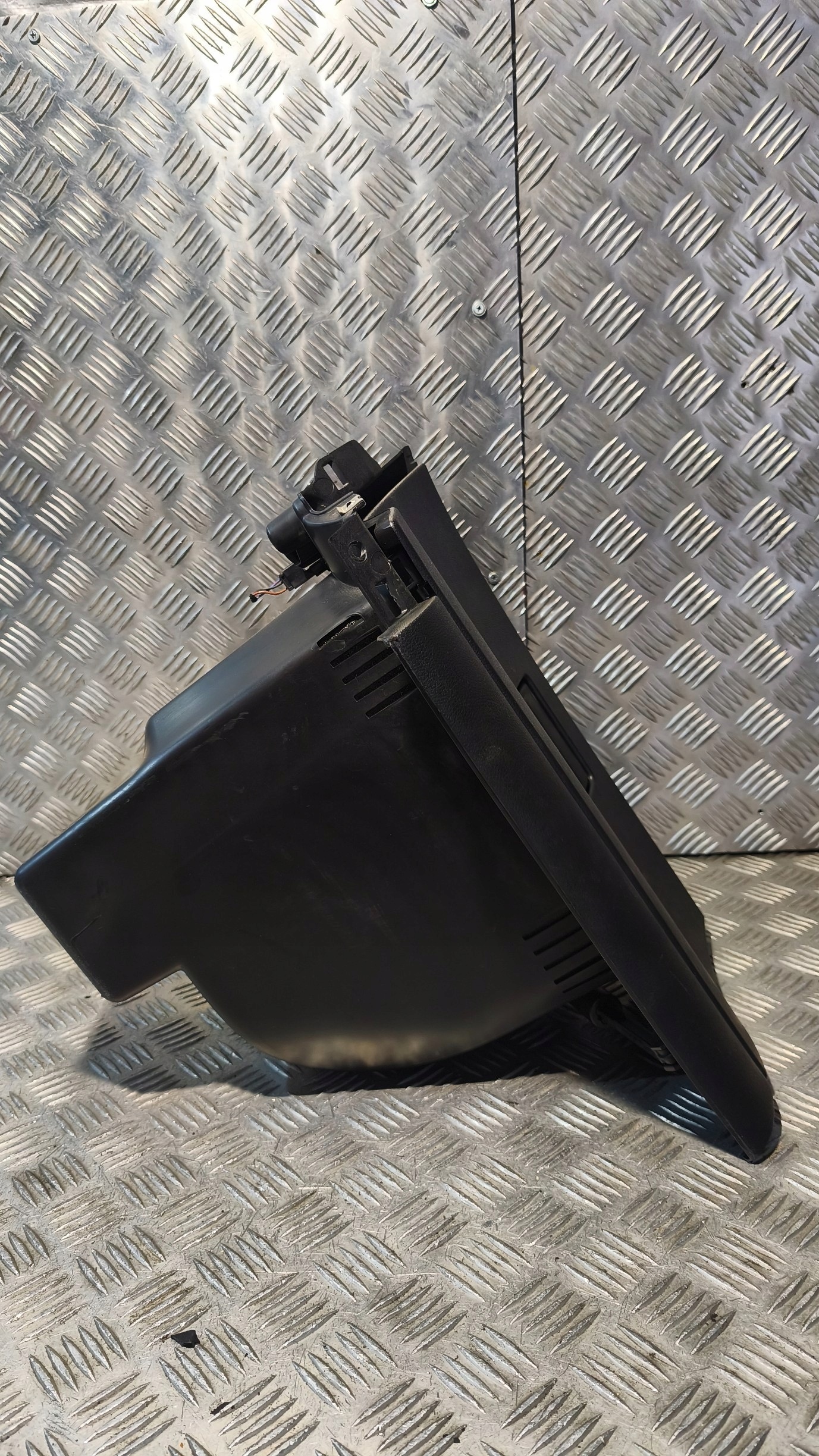 skrinka spolujazdca spolujazdca FORD S-MAX a 2007r 6M21-U04406