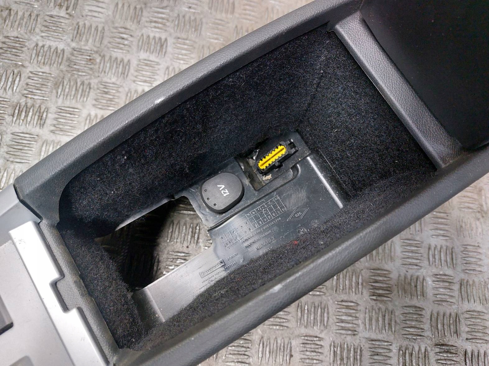 TUNEL central armrest RENAULT LAGUNA III 969100005R