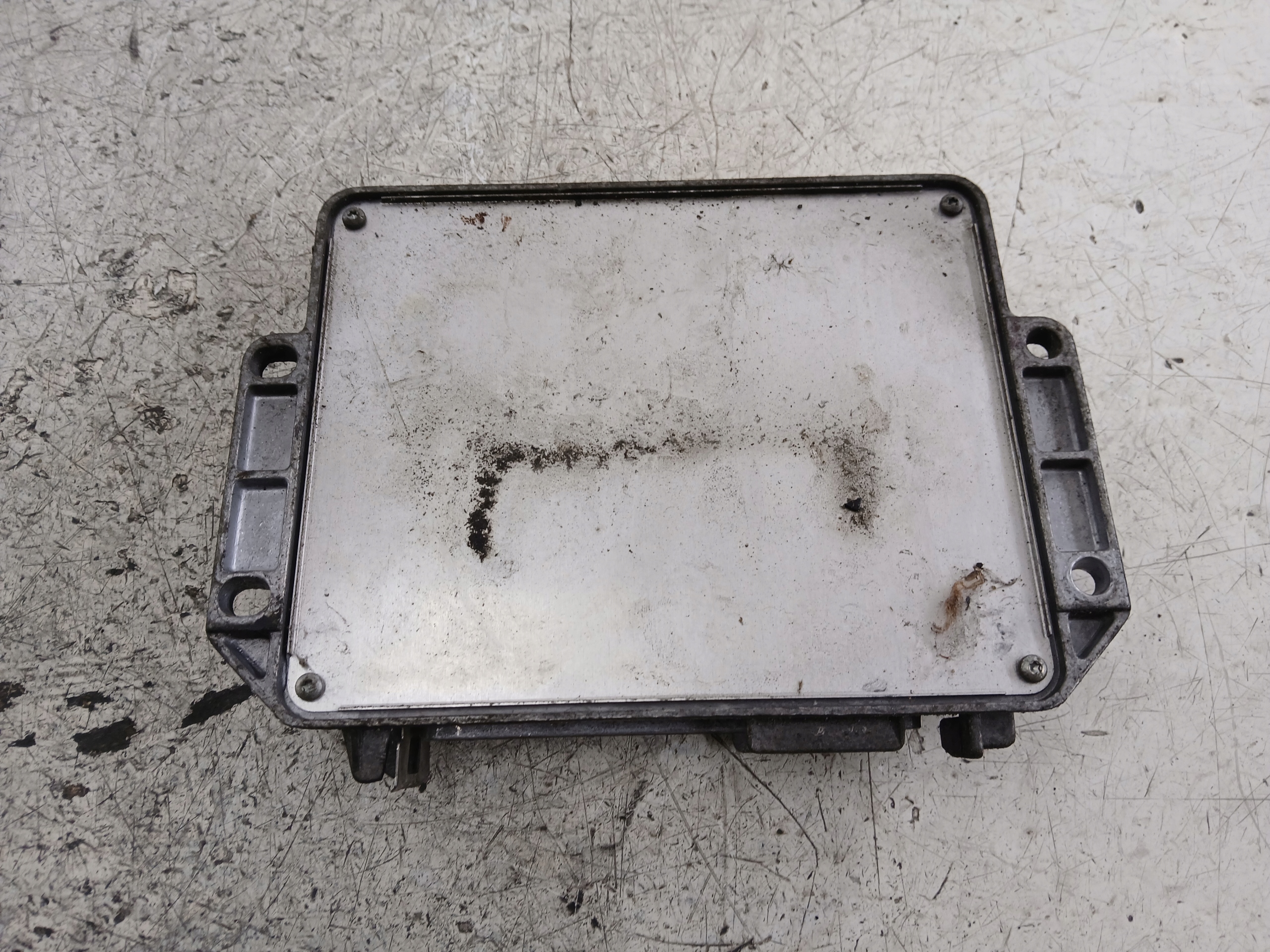 RENAULT CLIO II 1.2 control unit of the engine 7700868294