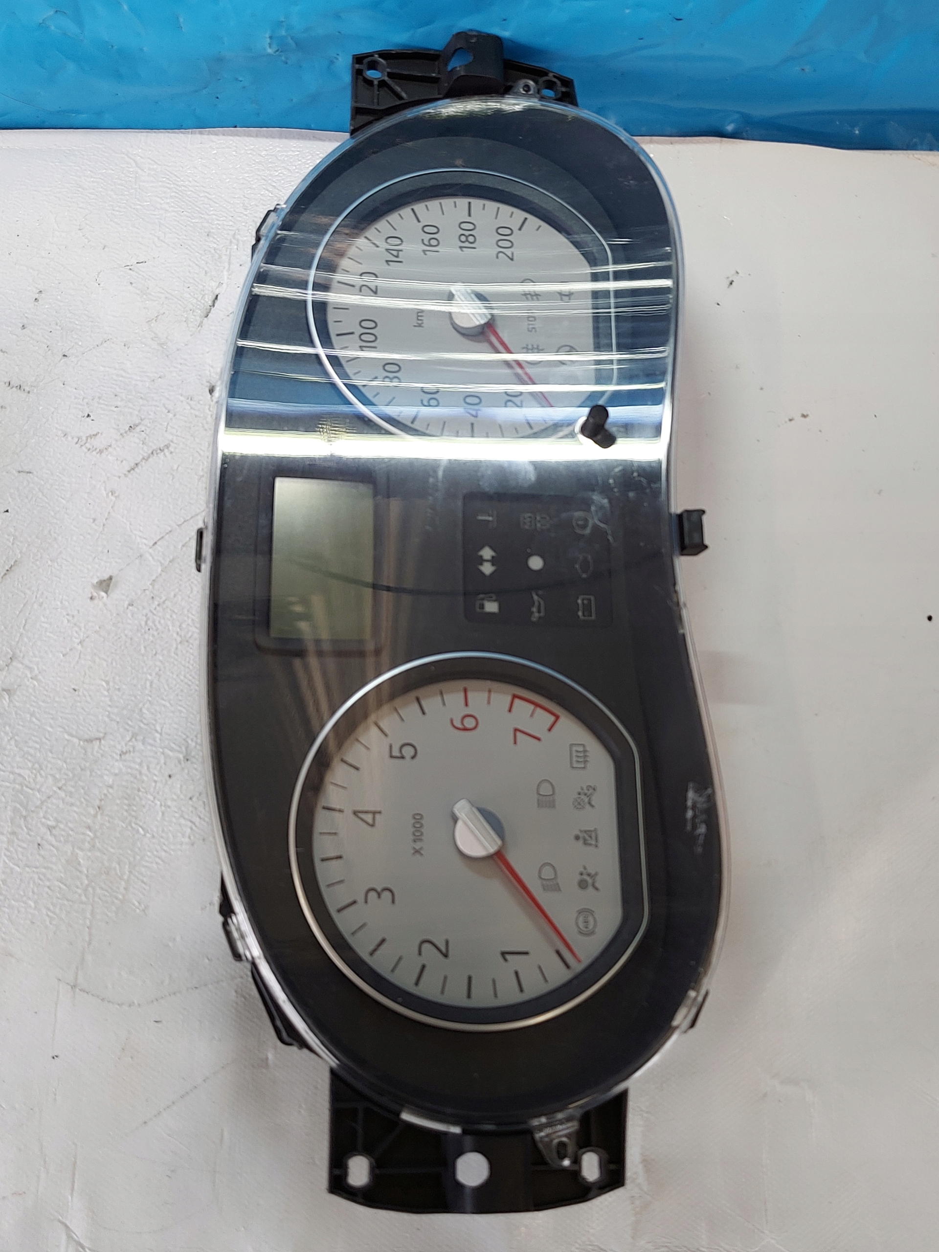 dials clock DACIA SANDERO 1.6 16V P8200733621