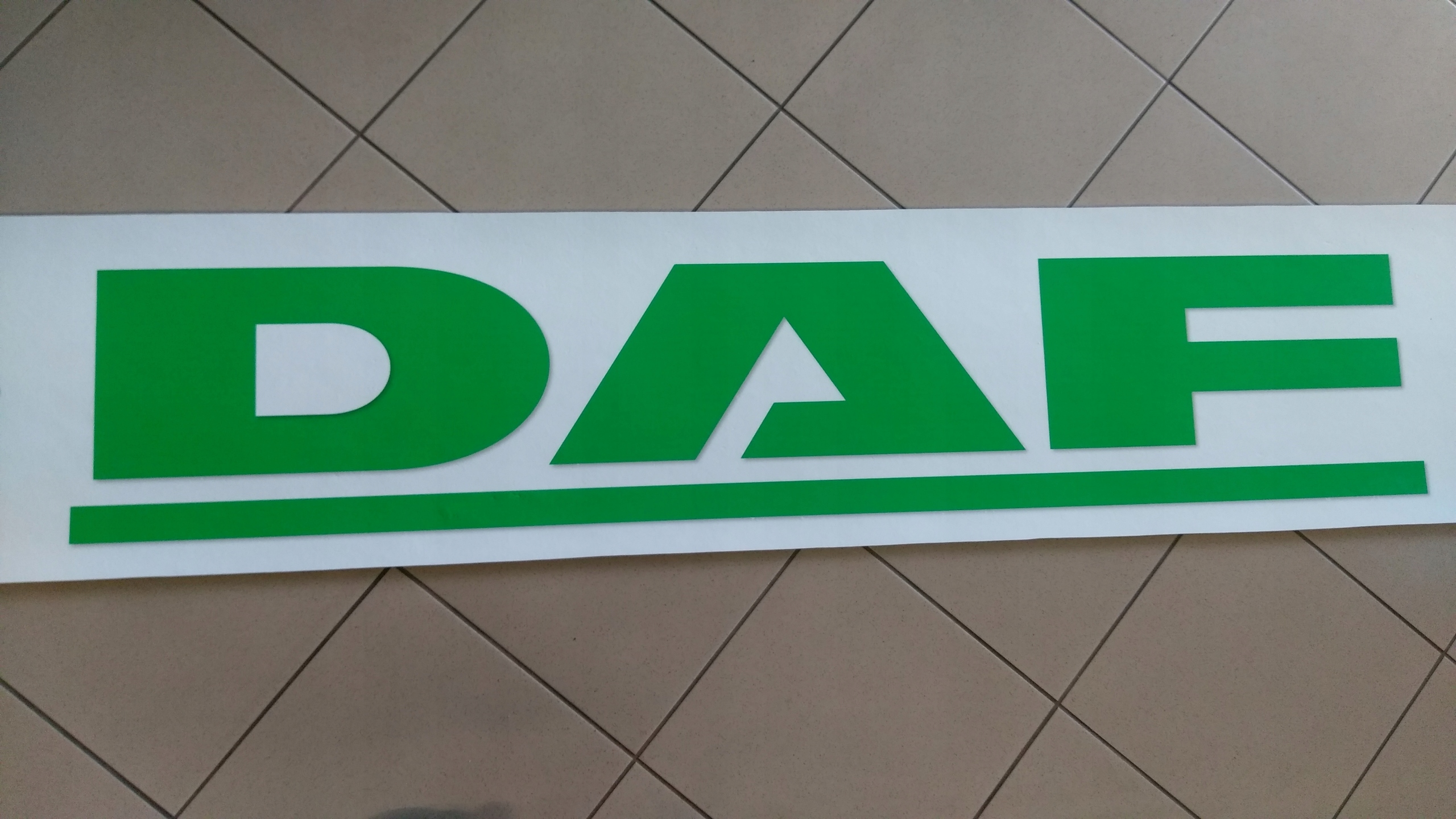 Chlapacz naczepy BIAŁY nadruk DAF zielony Producent GP