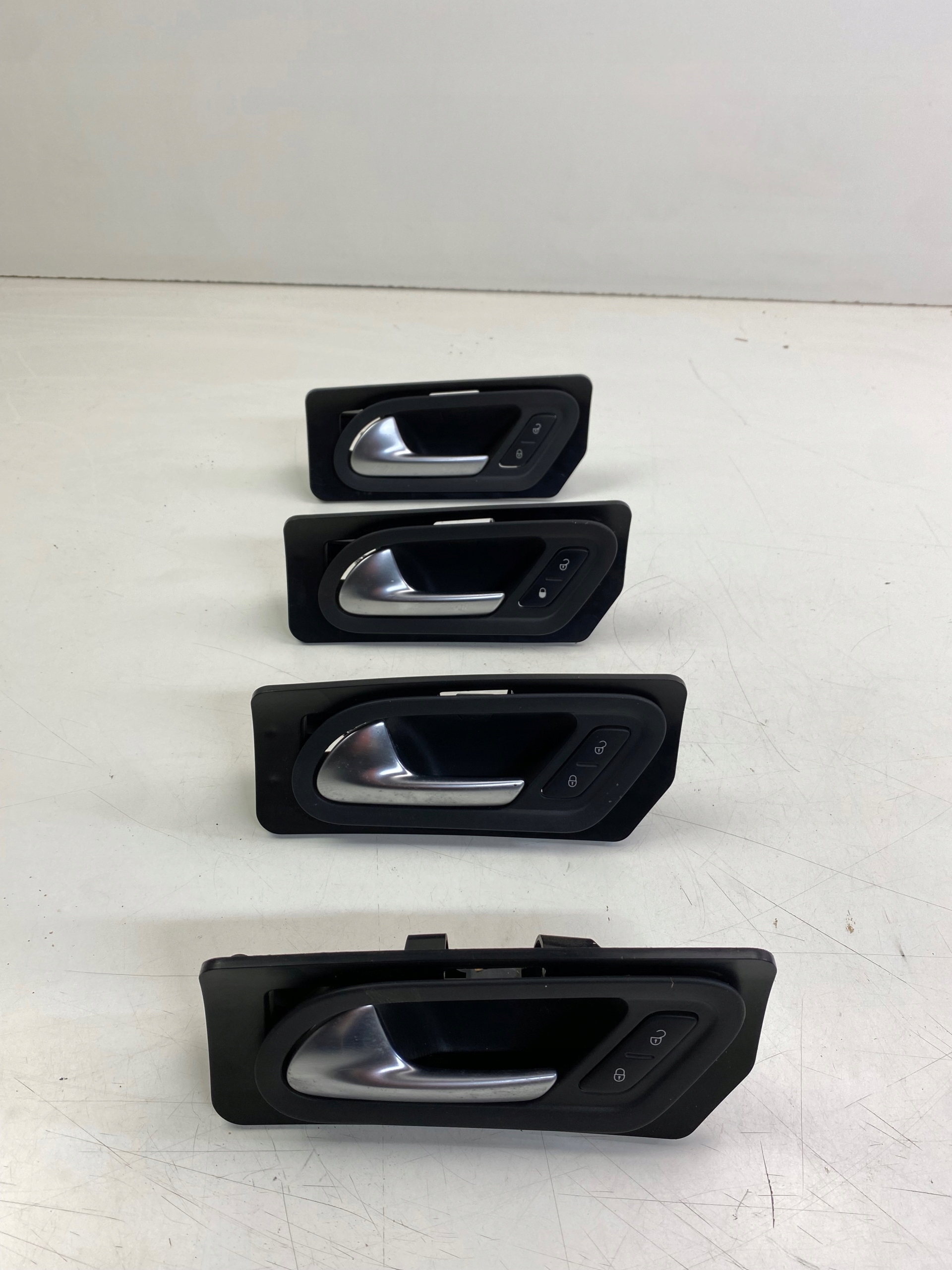 vw SCIROCCO ручка двери внутренняя P0112395