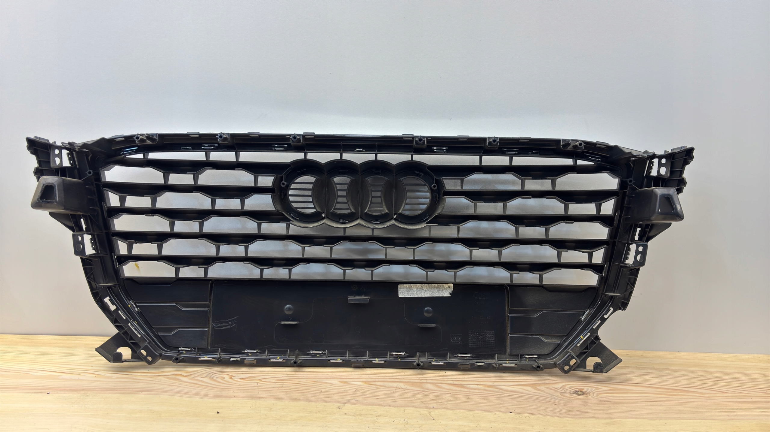 Audi Q2 Kühlergrill FRONTGRILL Kühlergitter 81A8536510G - Thumbnail 3
