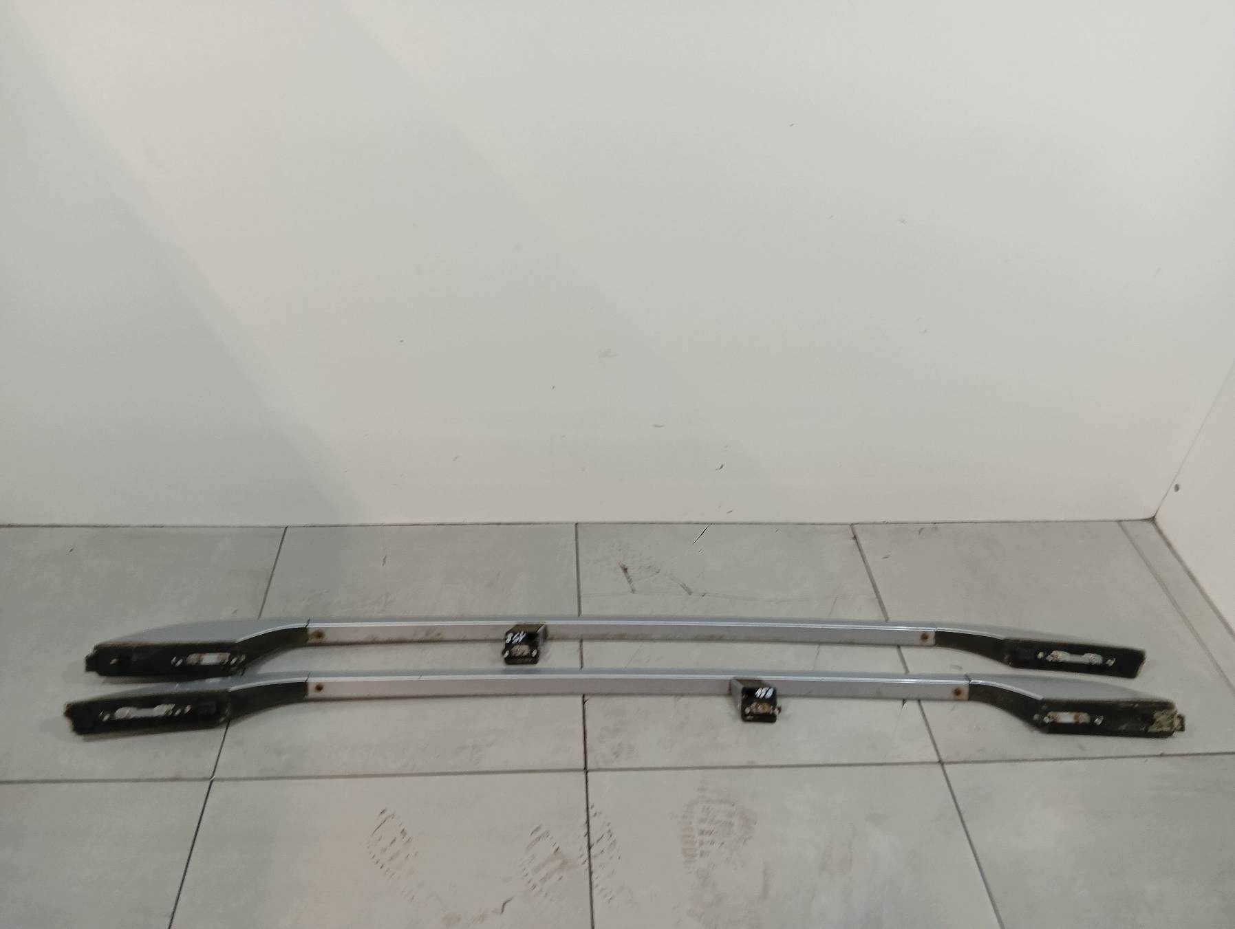 Barres de toit longitudinales Peugeot 4007 et (2007-2012)