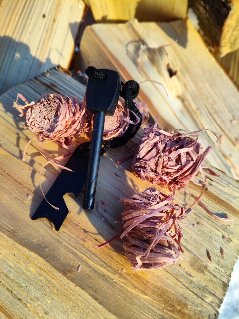 KRZESIWO Z ROZPAŁKĄ ZESTAW DO ROZPALANIA SURVIVAL BUSHCRAFT ZAPALNICZKA Model DUŻE Z ROZPAŁKĄ