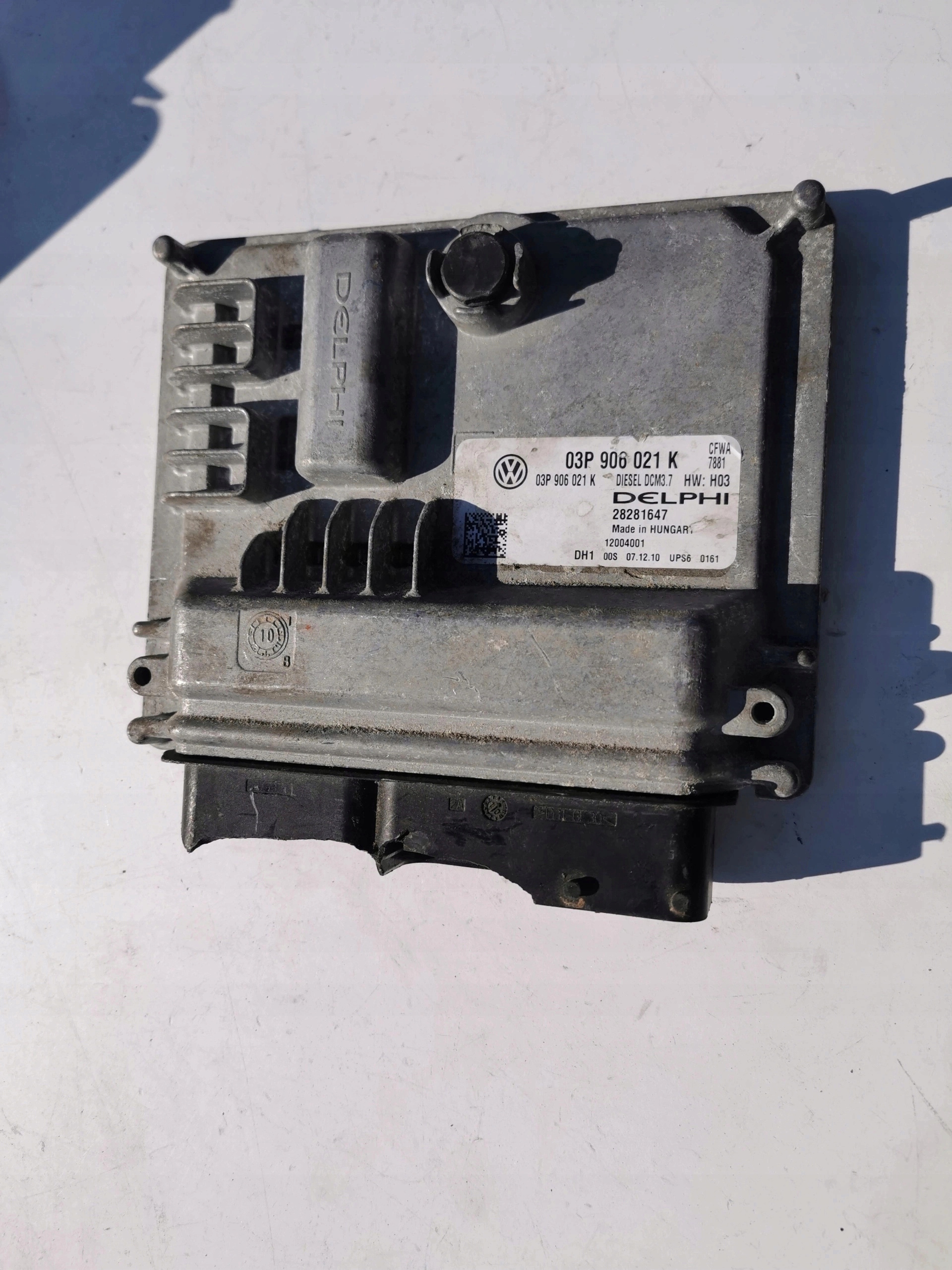 SKODA FABIA 1.2B 28281647 03P906021K Computer ECU
