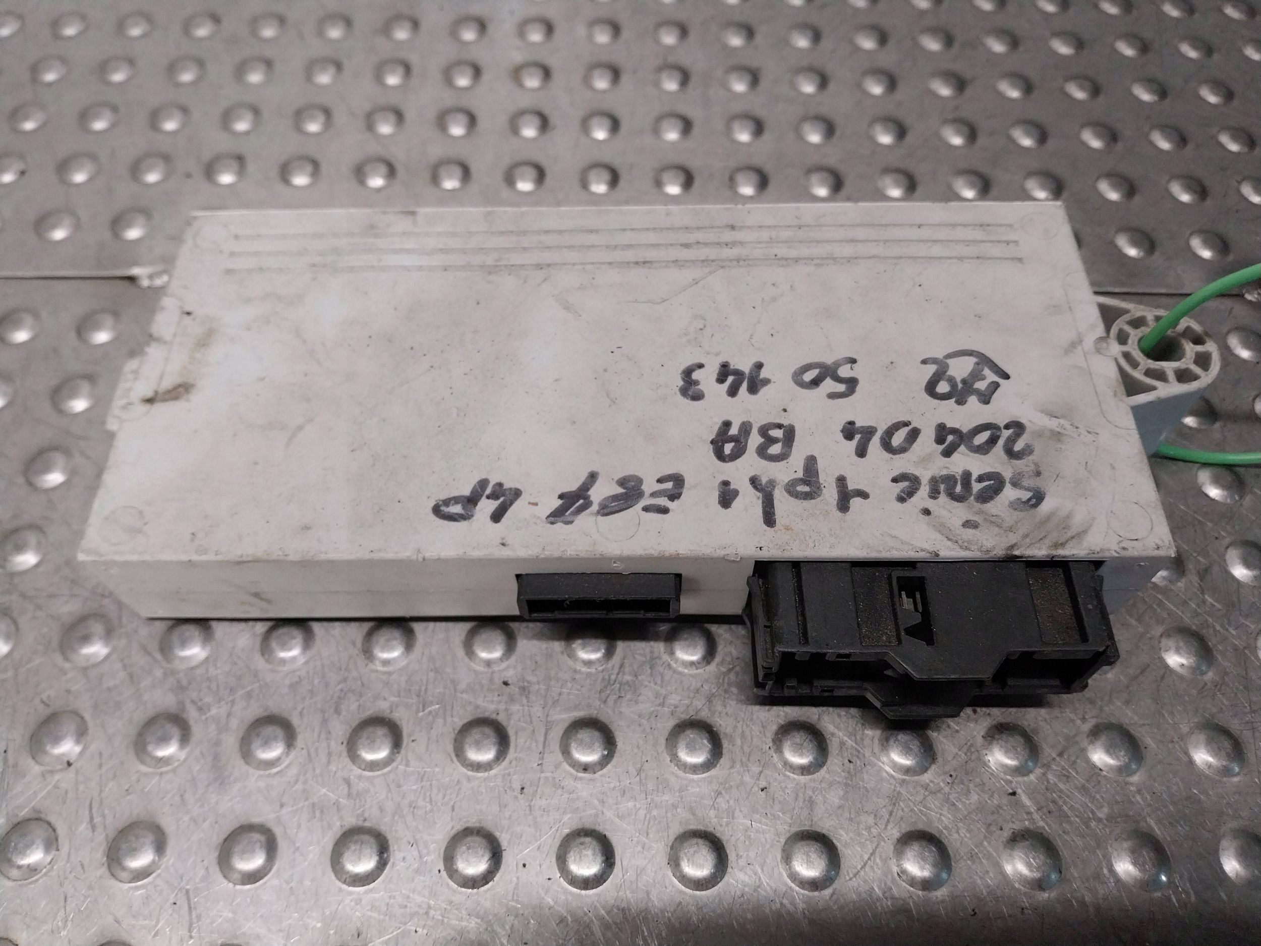 modul riadiaca jednotka CAS 6943759 BMW E90 E91 E92 E87 E83 E81