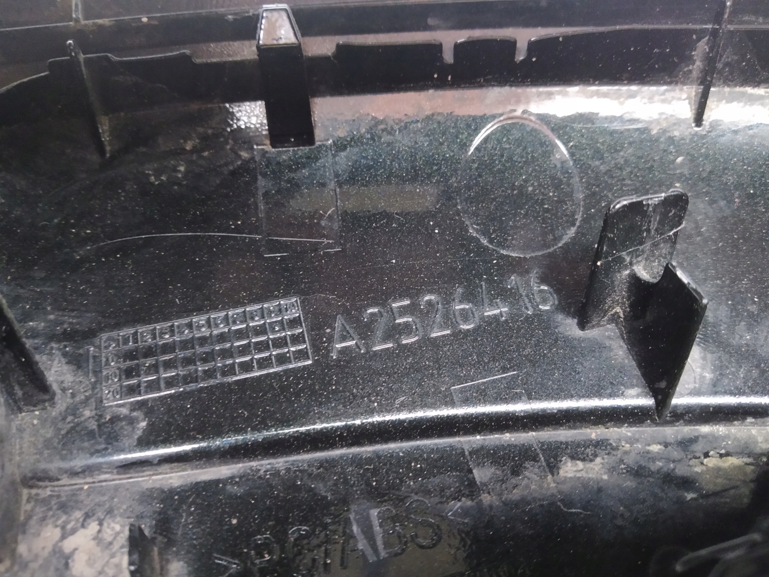 09r- Audi A8 D4 4H cover mirrors cap mirror right OE A2526416