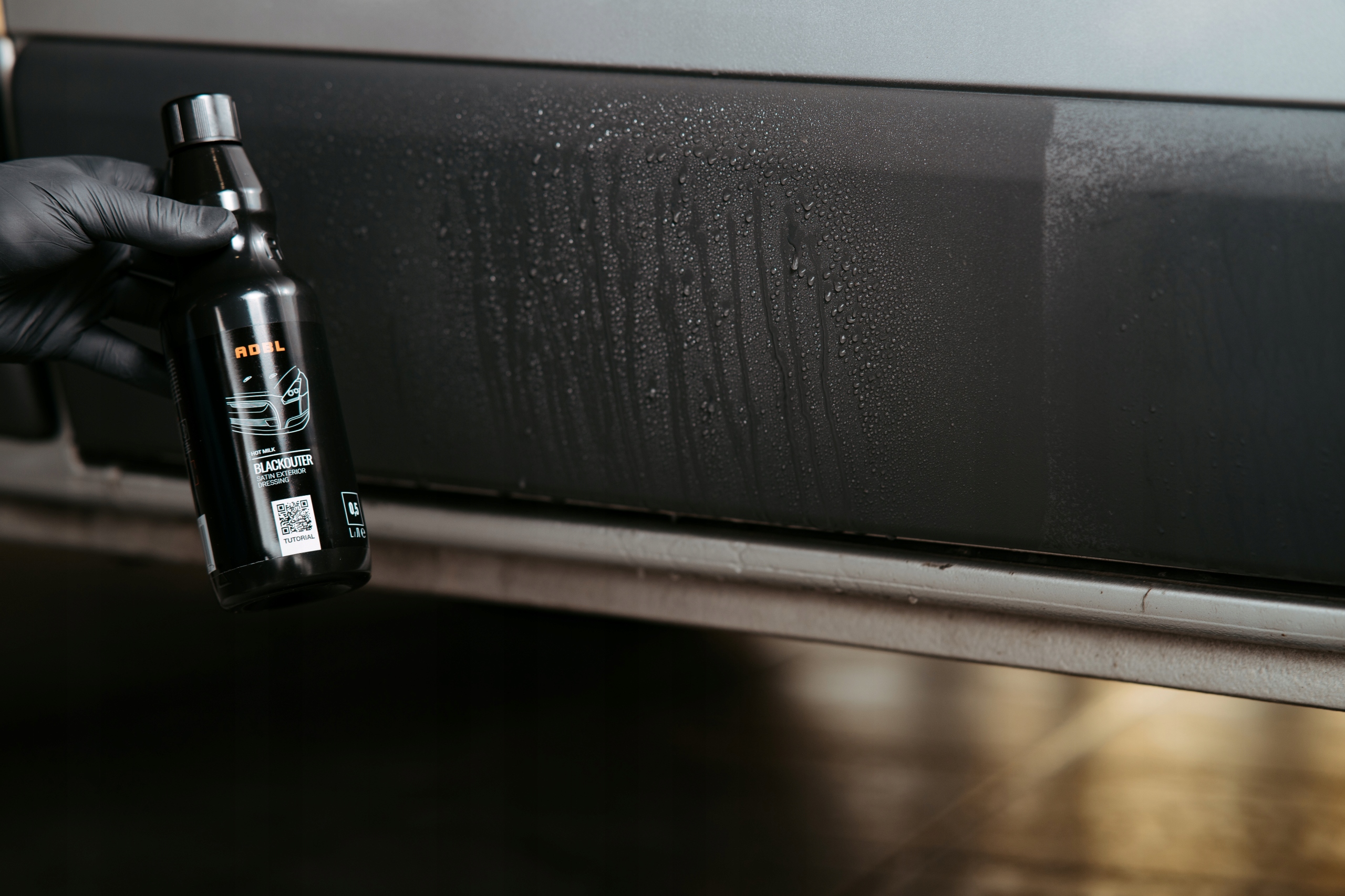 ADBL BLACKOUTER 200ml CZERNIDŁO DRESSING PLASTIKI ZEWNĘTRZNE ODNAWIA KOLOR Producent ADBL