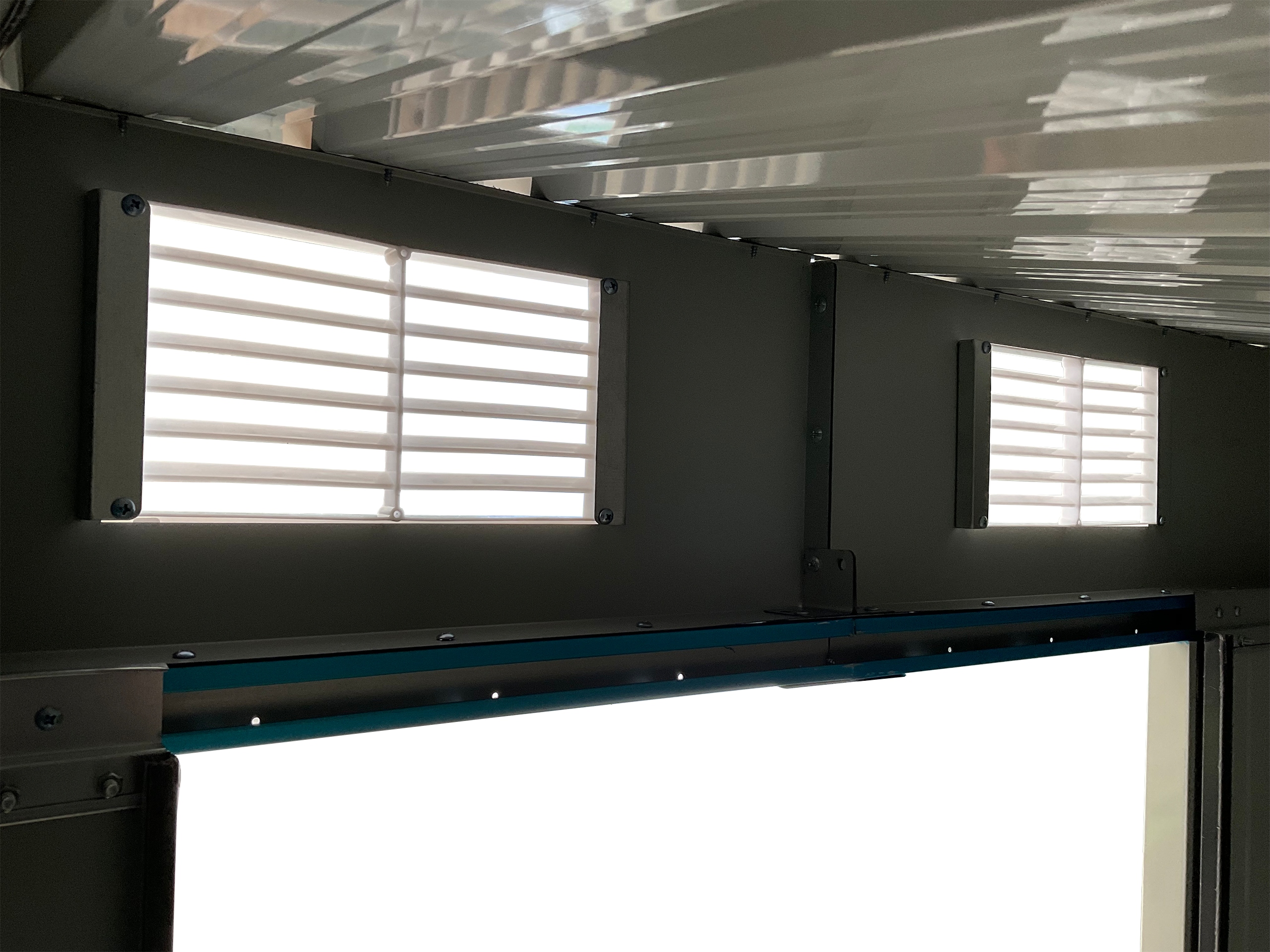 DOMEK METALOWY OGRODOWY WIATA SZOPA BLASZAK NA NARZĘDZIA 131x238x181 DM1002 Materiał wykonania stal