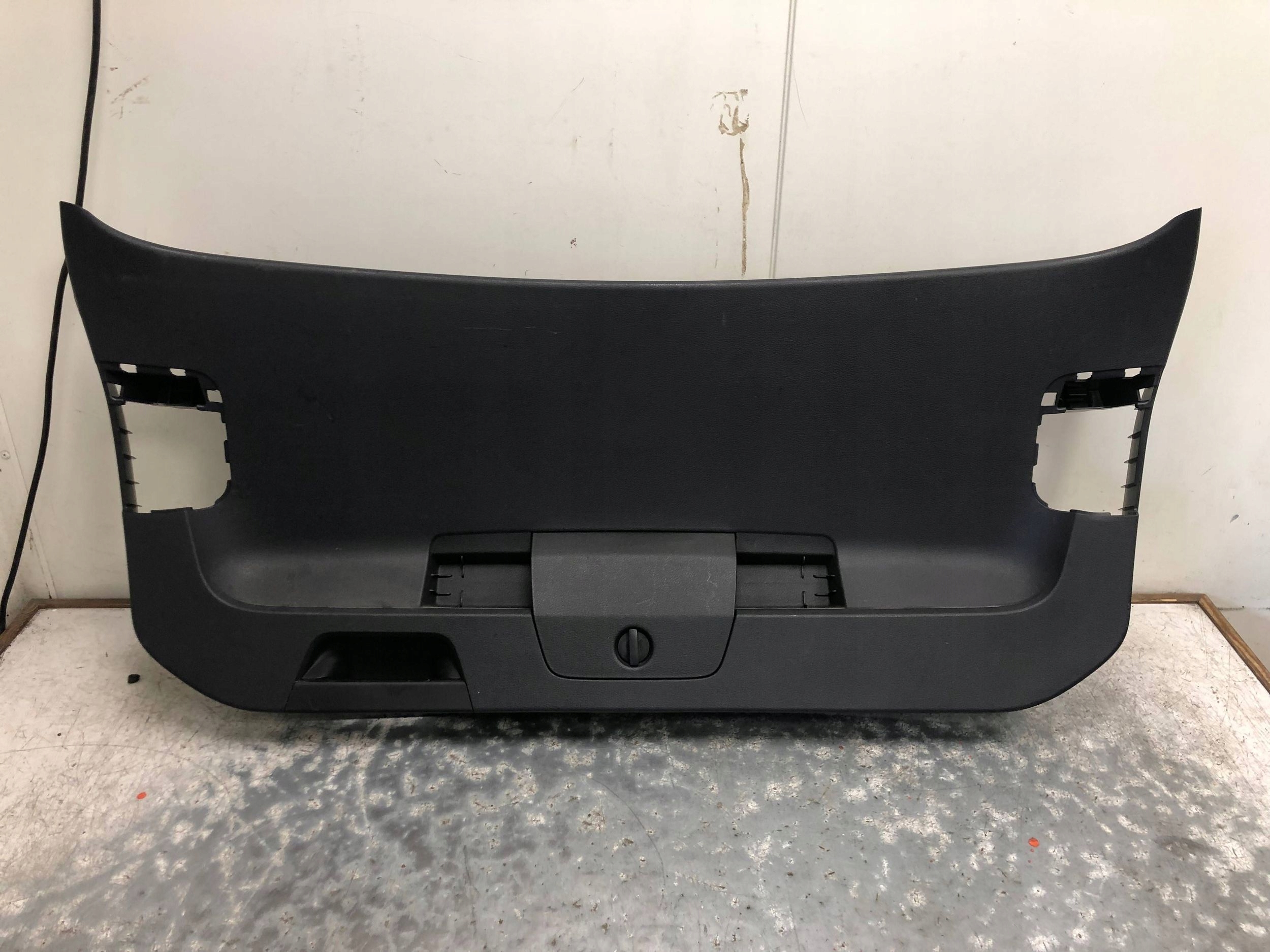 upholstery side bonnet boot VW PASSAT B8 KOMBI 3G9867605
