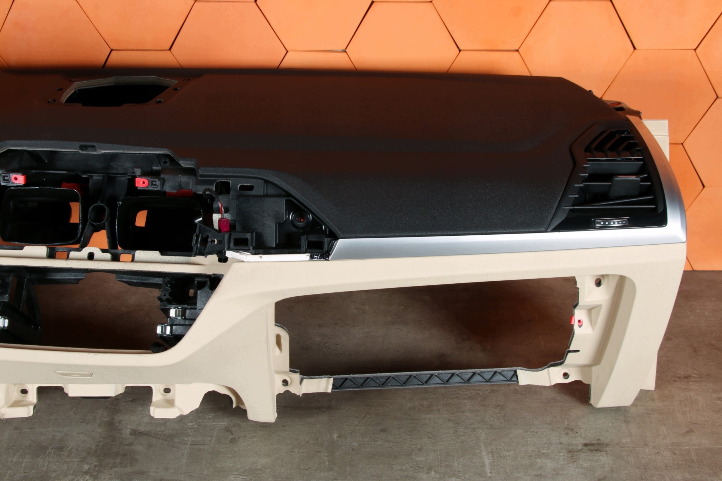BMW X3 G01 X4 G02 originál dashboard instrument panel console CANBERRABEIGE HUD