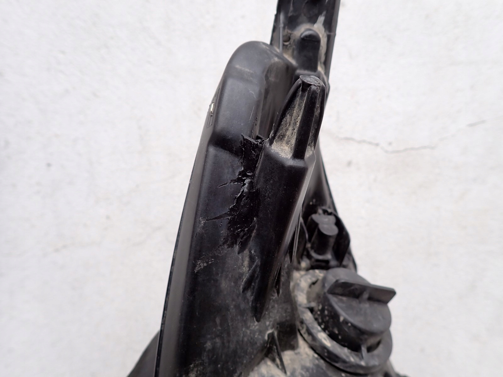light left REFLEKTOR left OPEL CORSA E X15 2014-2019R 39108222