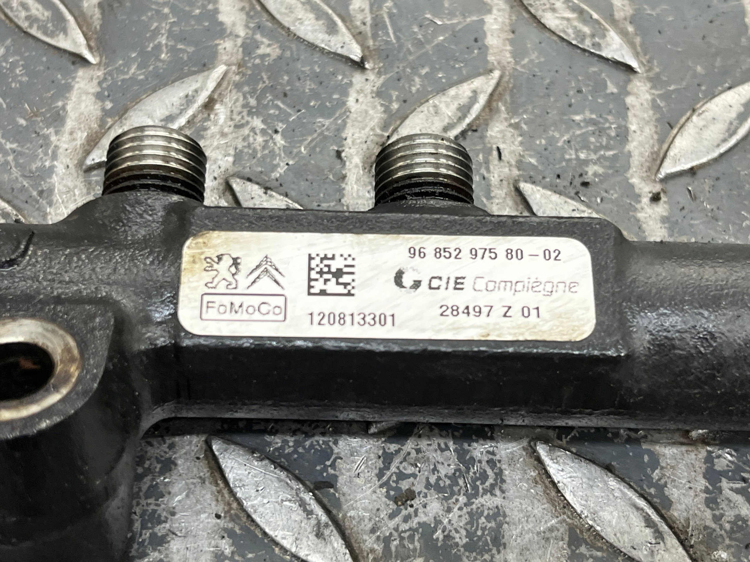 Rampe injection PEUGEOT 208 9685297580-02