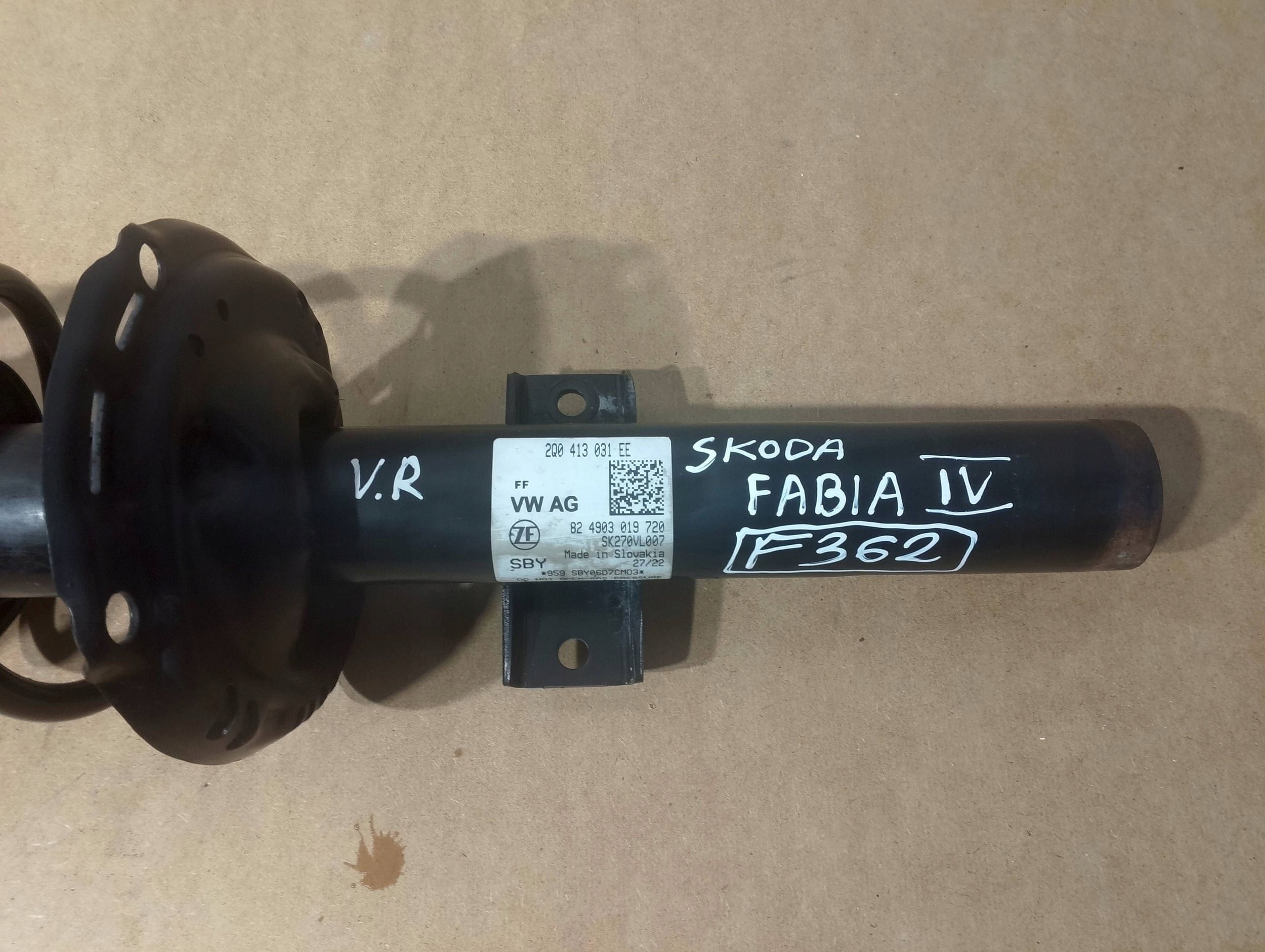Skoda Fabia Mk4 1,0 shock absorber front 2Q0413031EE (F362)