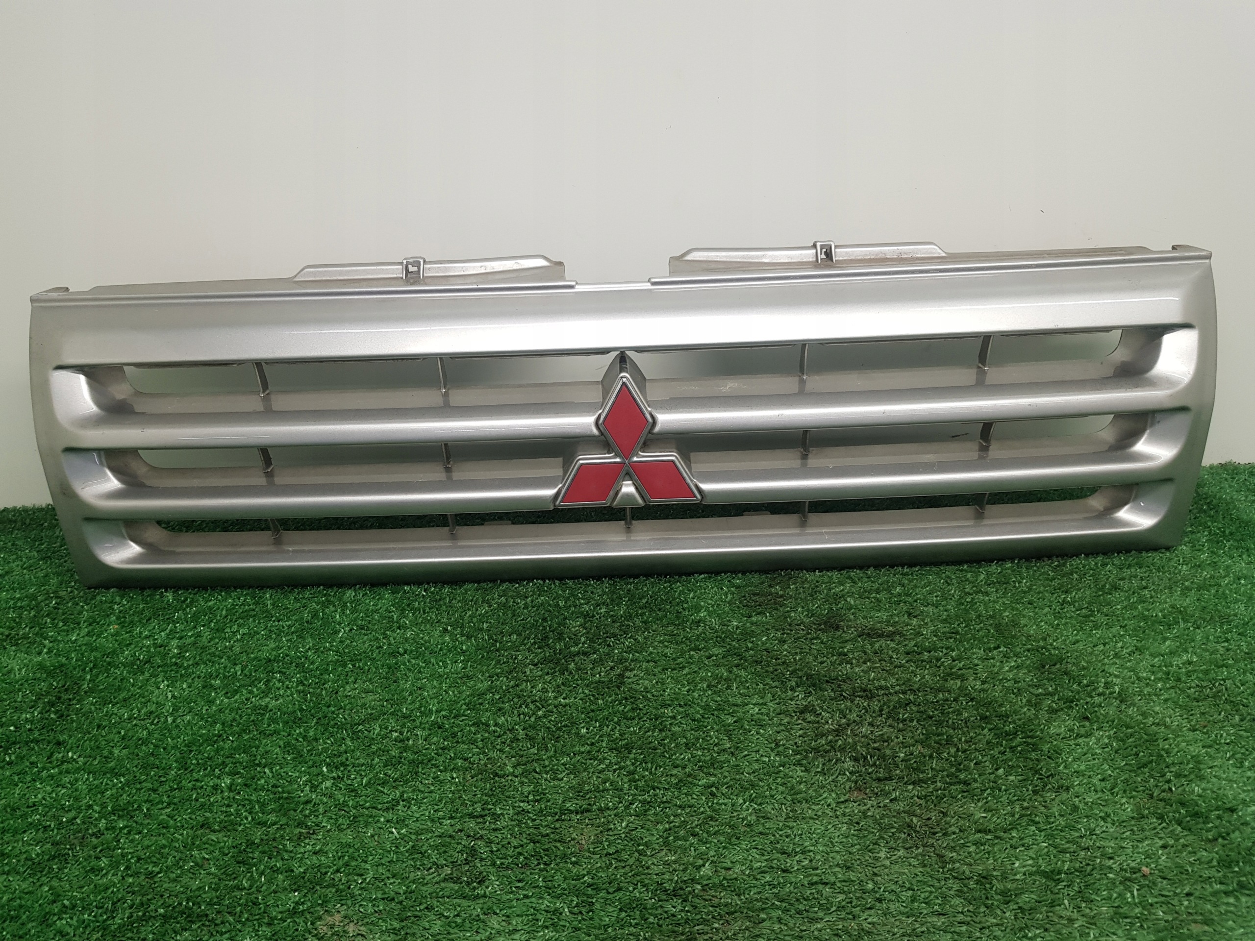 Grill Grill MITSUBISHI PAJERO 2 MR339275