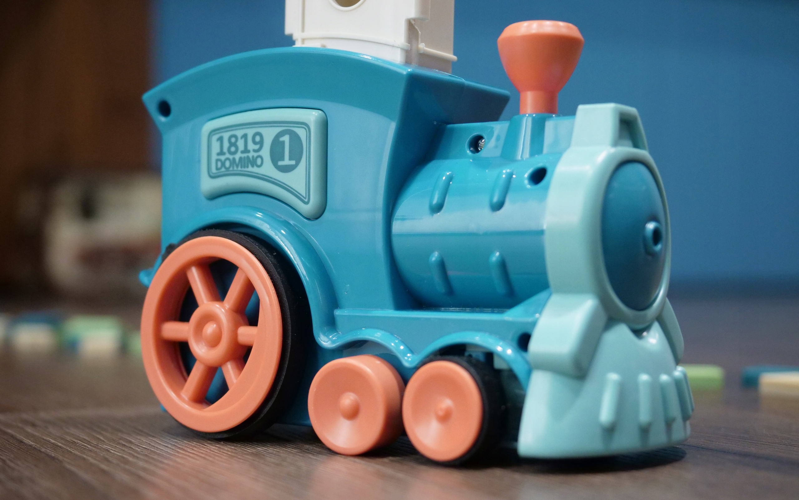 INTERAKTYWNY POCIĄG UKŁADA KLOCKI DOMINO,LED, DŹWIĘK EAN (GTIN) 5906438549164