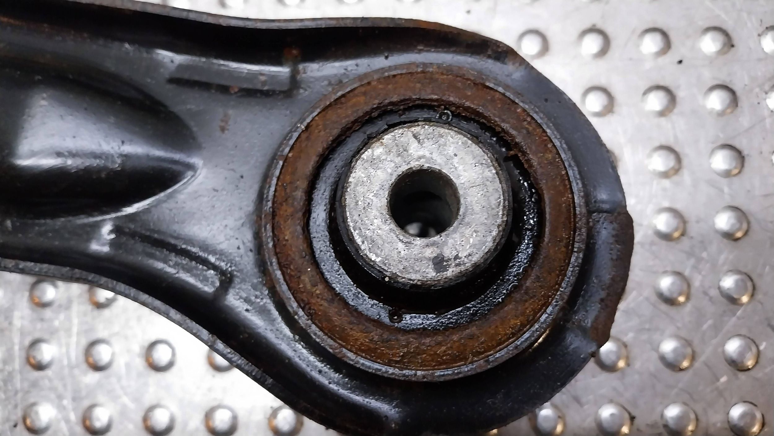 arm left front A6383300010 MERCEDES VITO W638 96-03