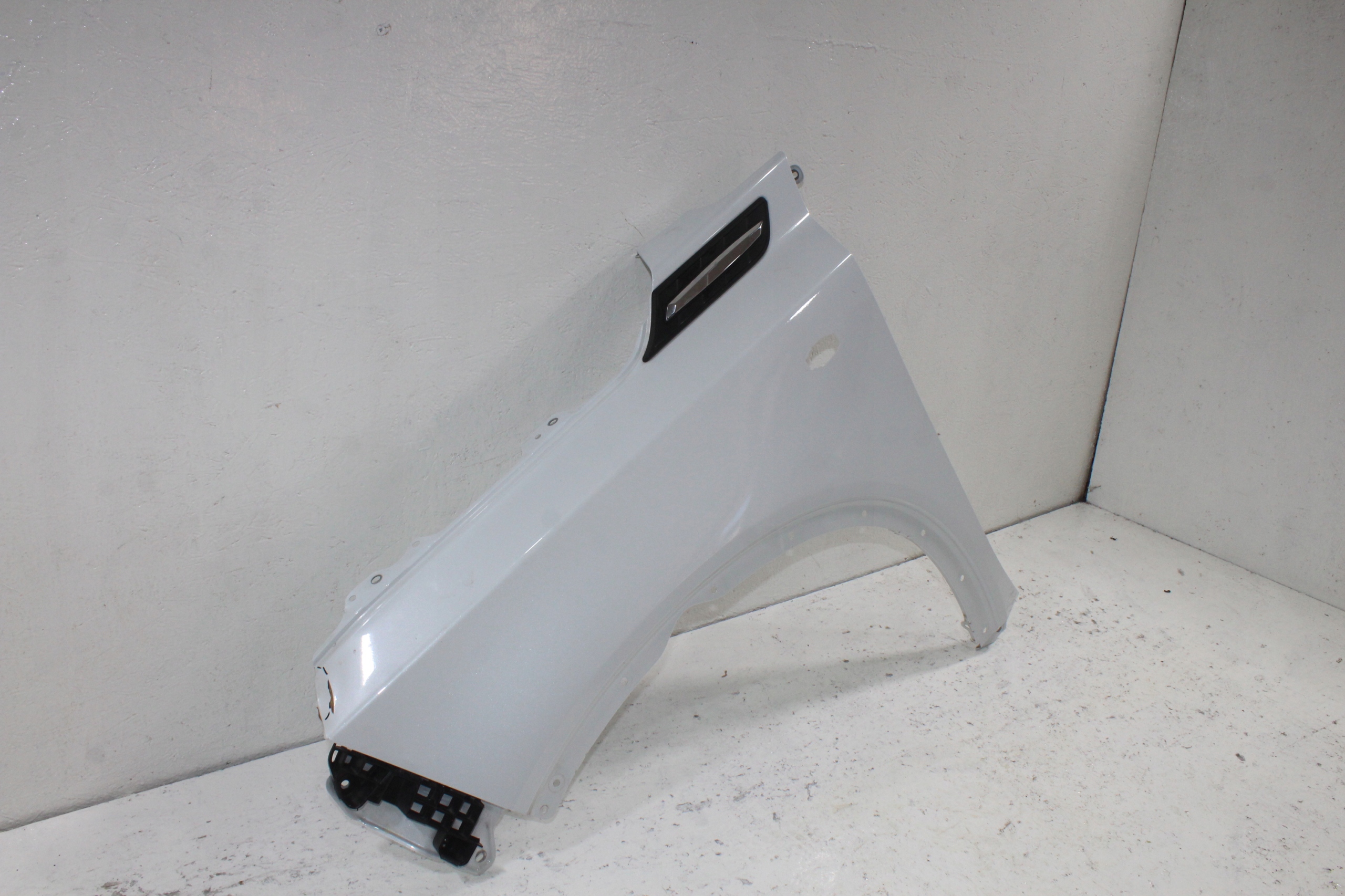 Suzuki Vitara III fender left front front