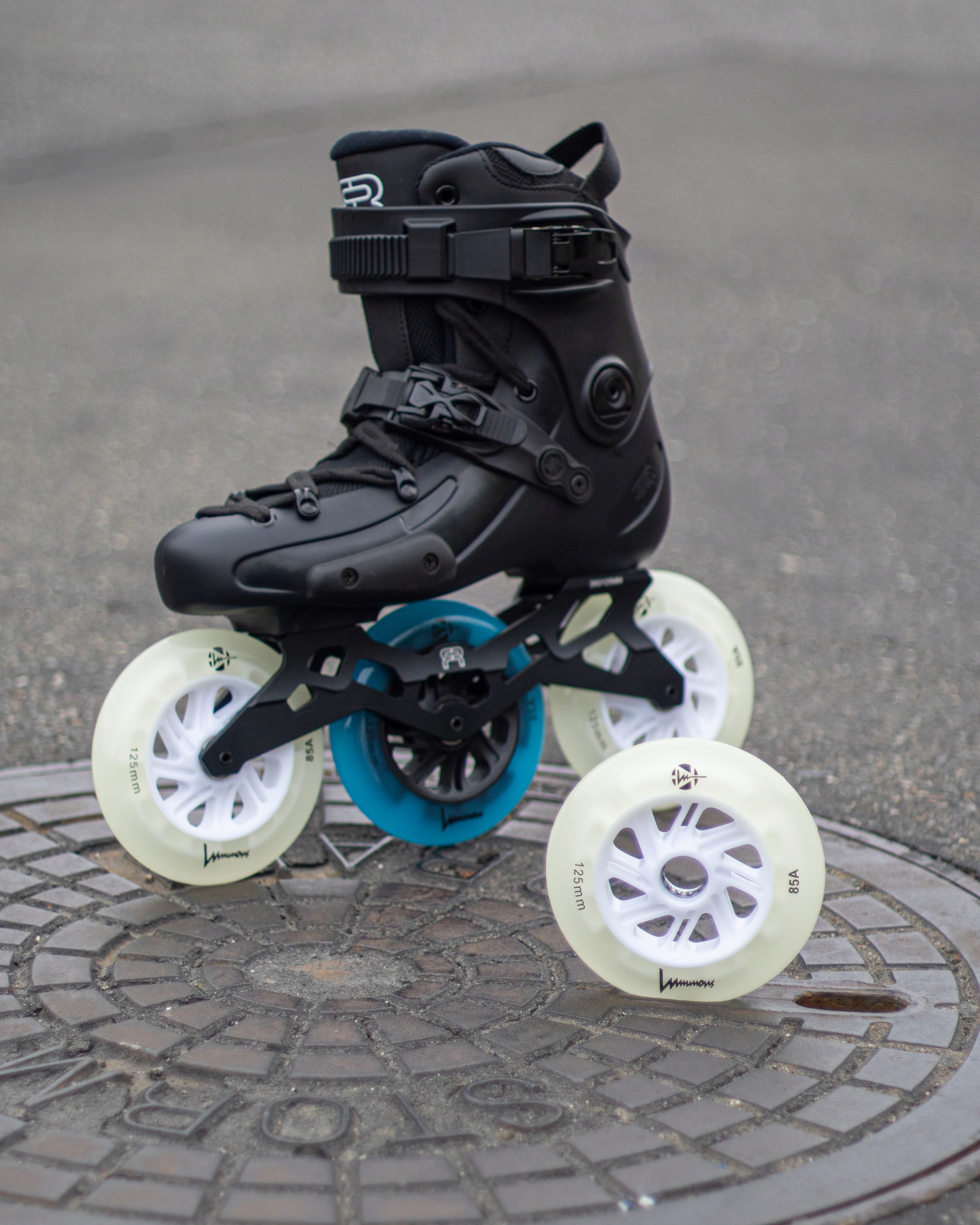 KOŁA ŚWIECĄCE DO ROLEK LUMINOUS BLUE GLOW 125MM FLUORESCENCYJNE Kod producenta LUWL-LU125