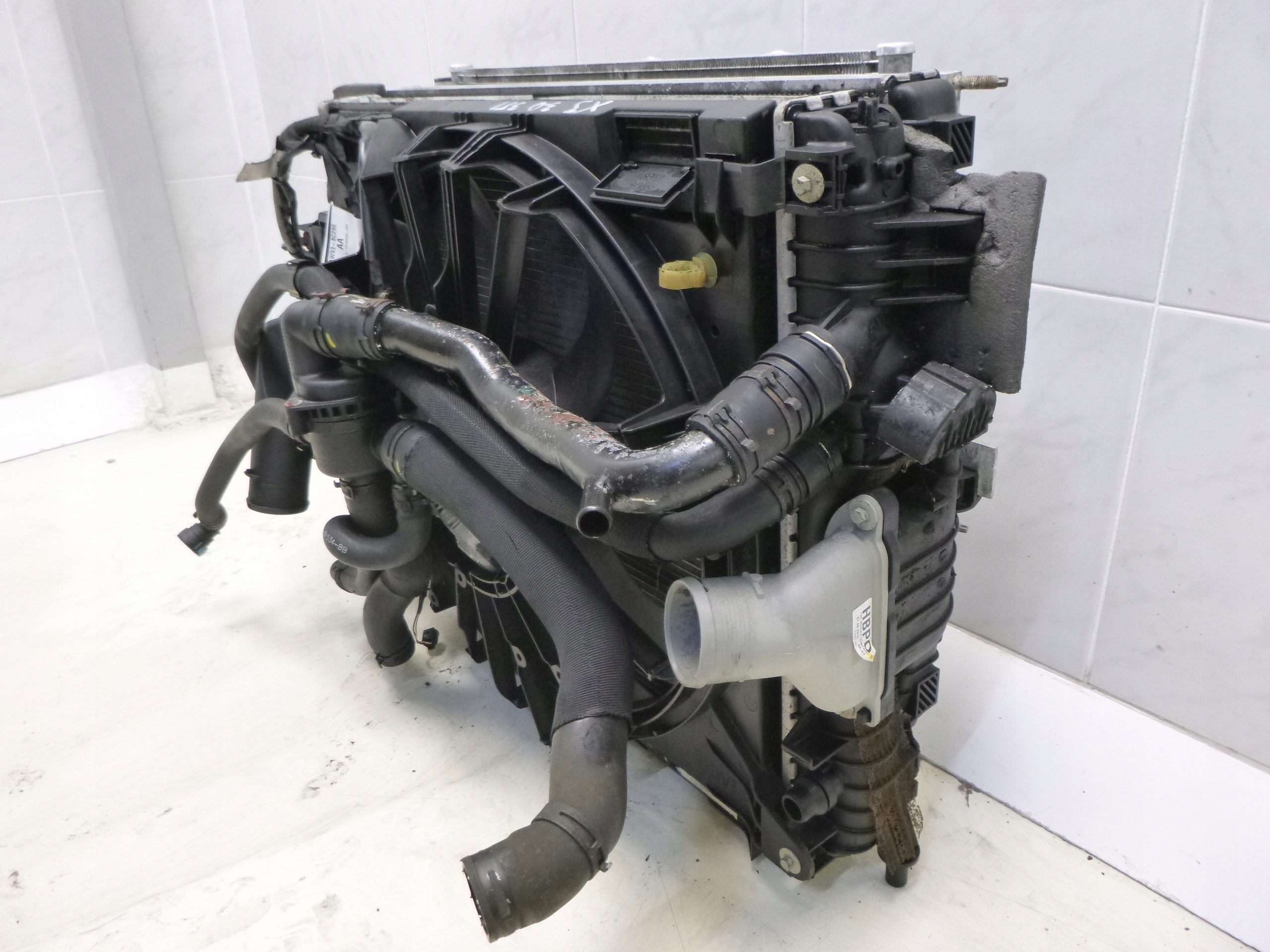 JAGUAR XJ X351 3.0 D KOMPLET chladič ventilátor