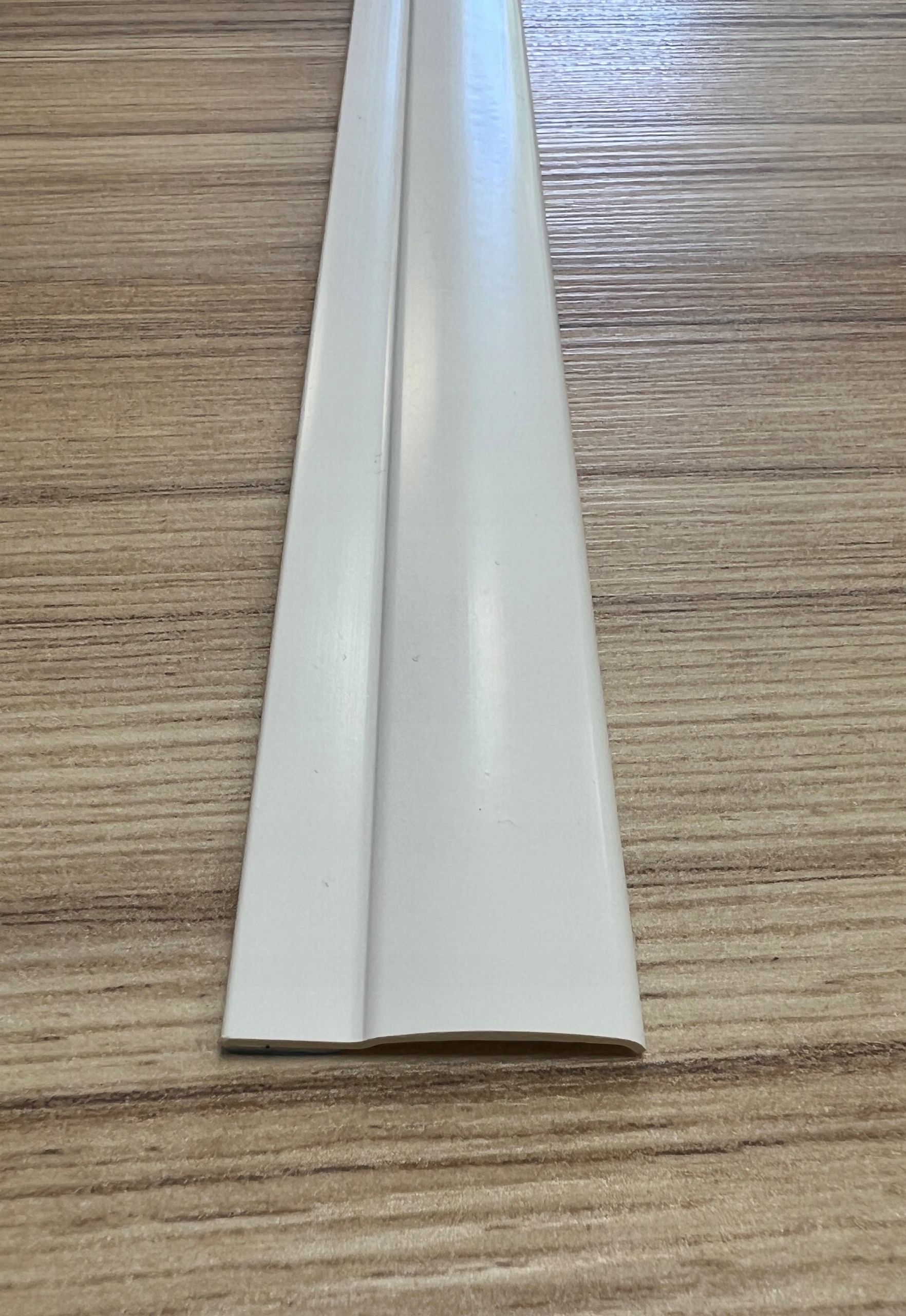 PROWADNICE PROSTE DO ROLET LISTWY PCV 34mm 2x140cm Kod producenta Voppi